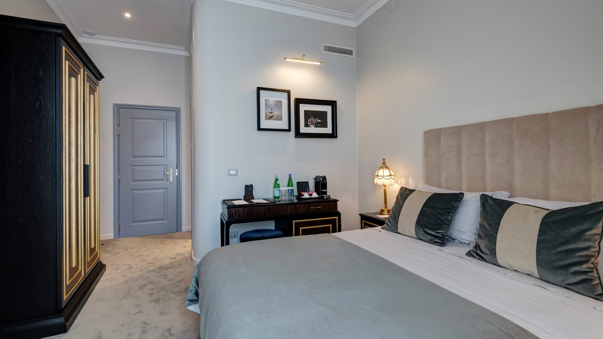 Superior Double Room - Image 4