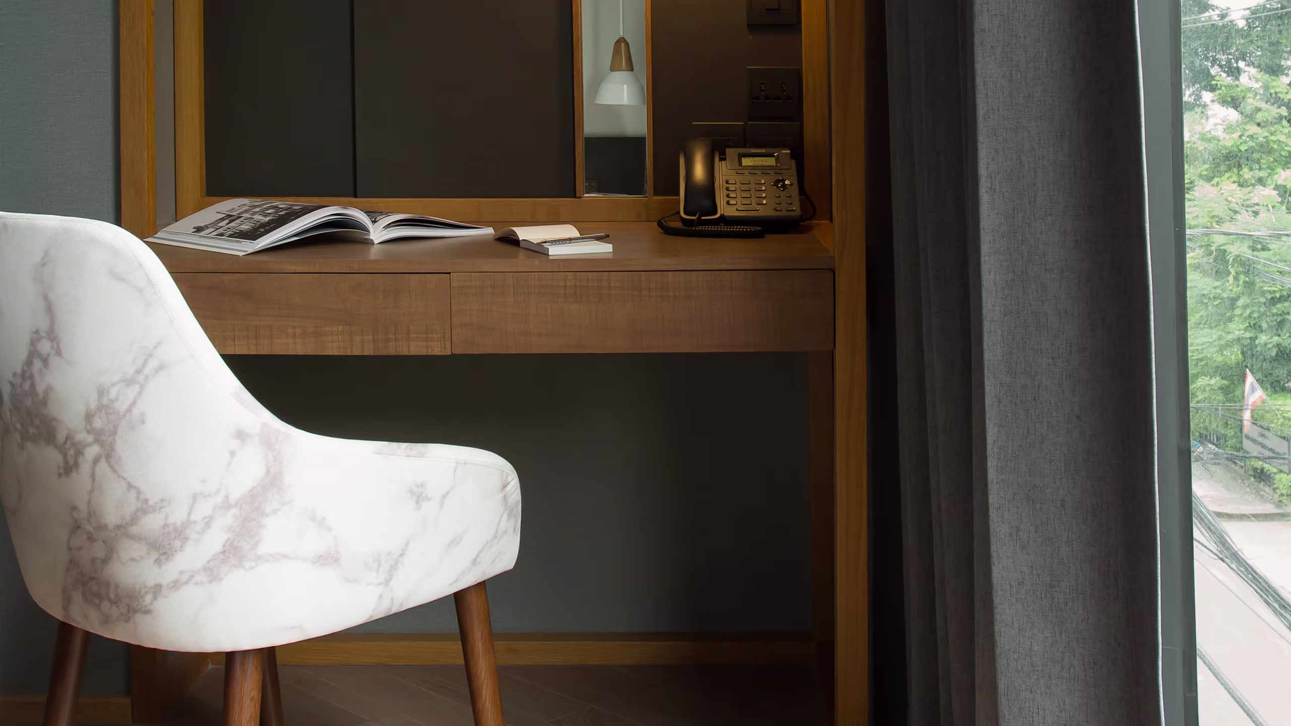 Deluxe Corner - Image 3