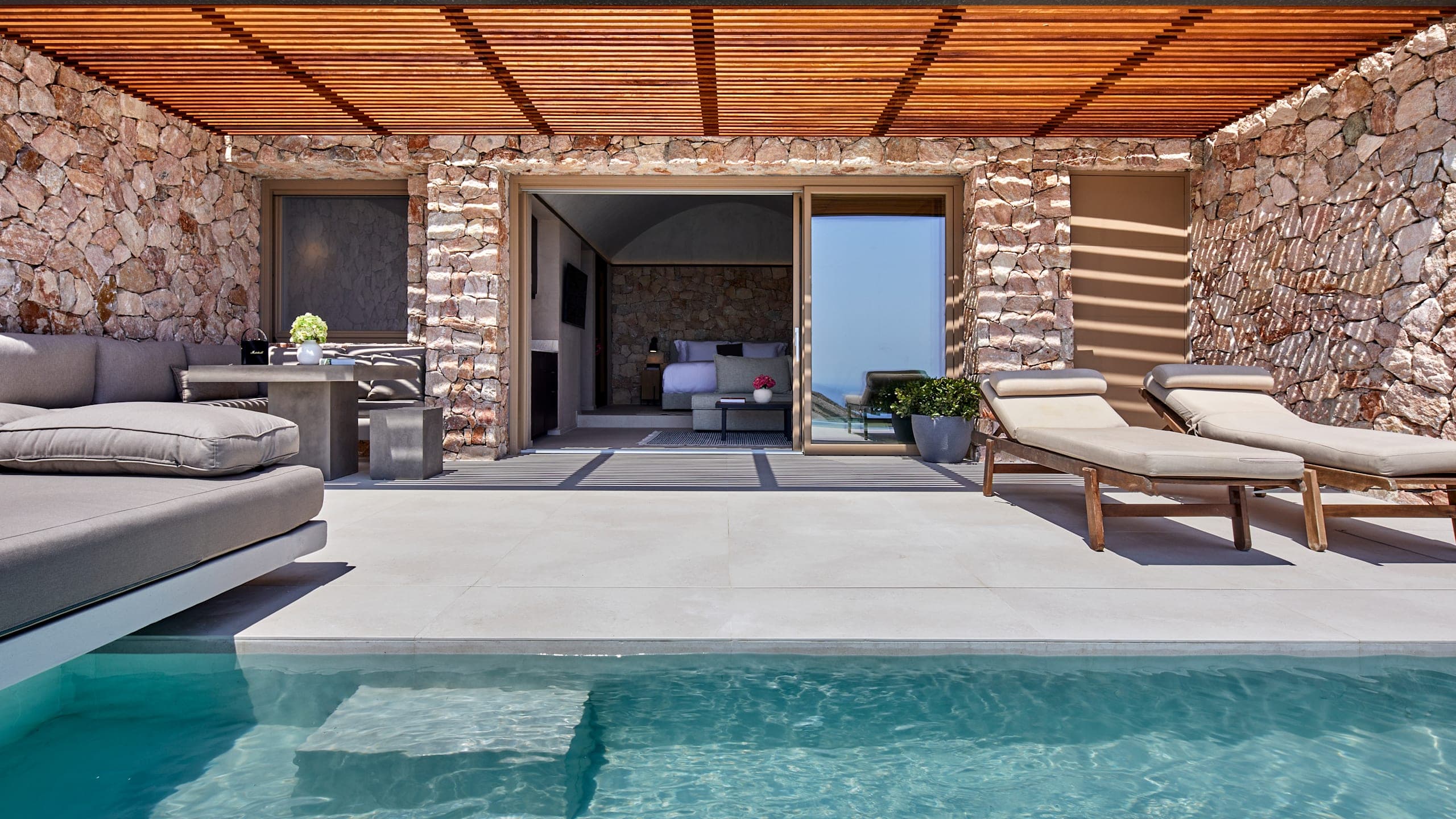 Retreat Suite - Image 10