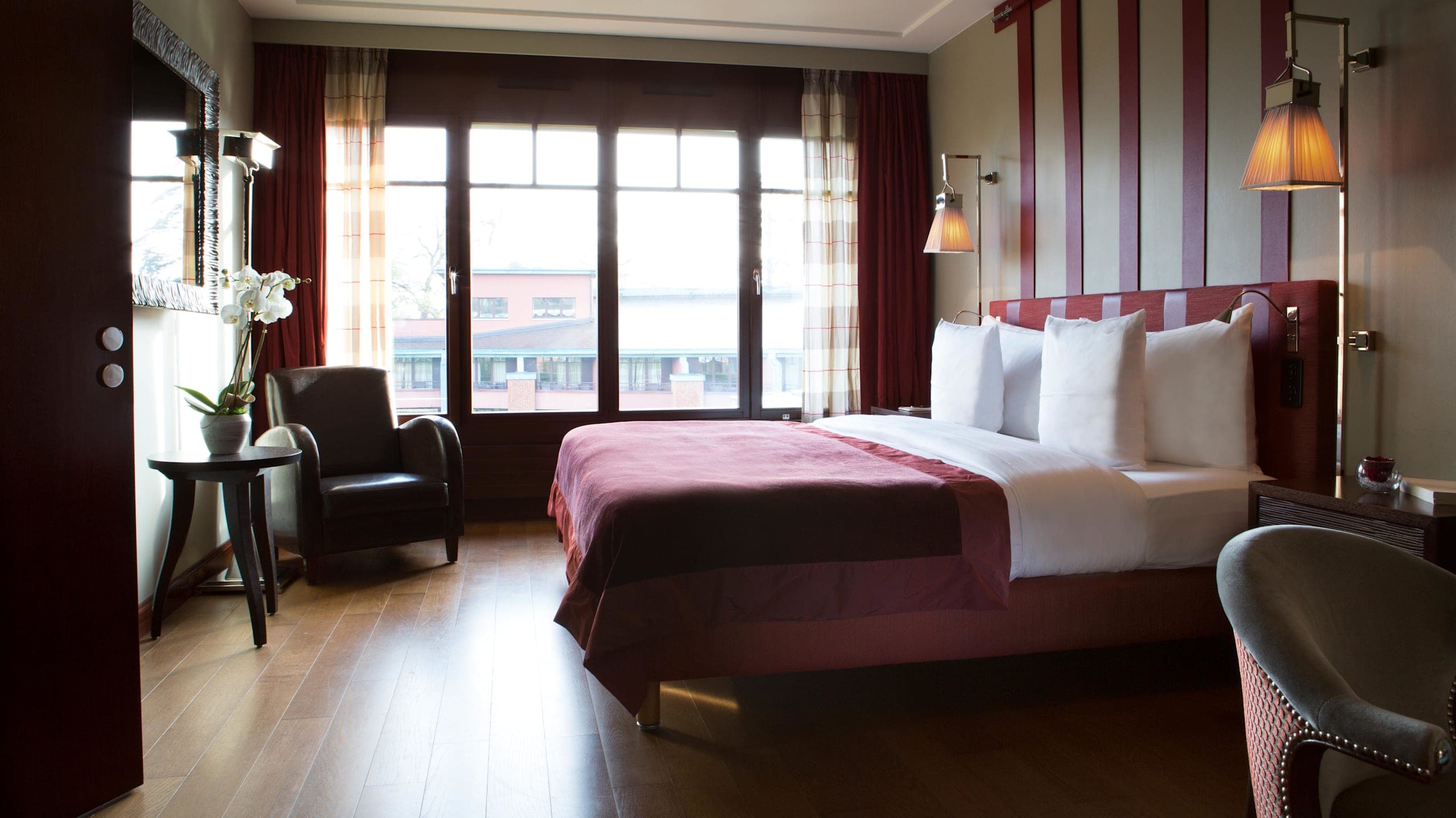 Executive Room - Image 2