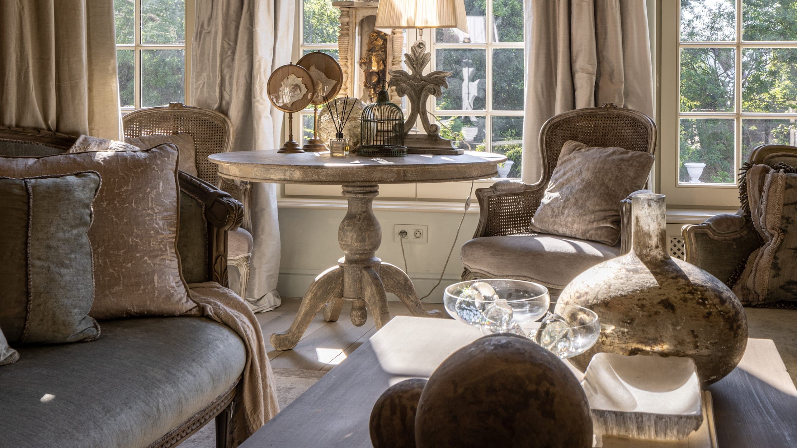 Earl Suite - Image 1