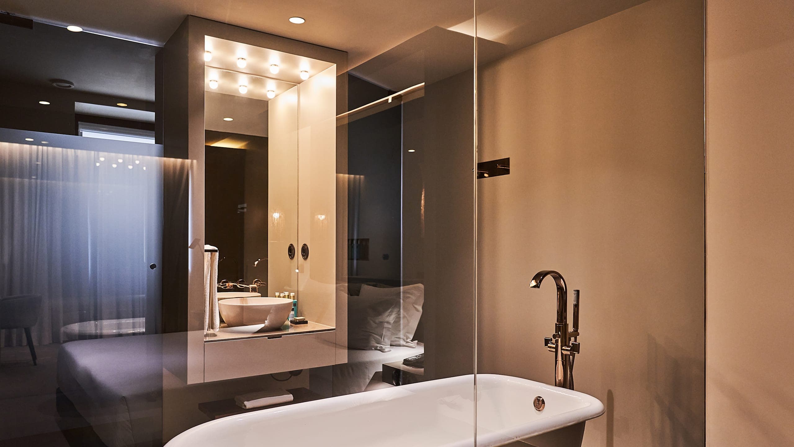 Junior Suite - Image 4