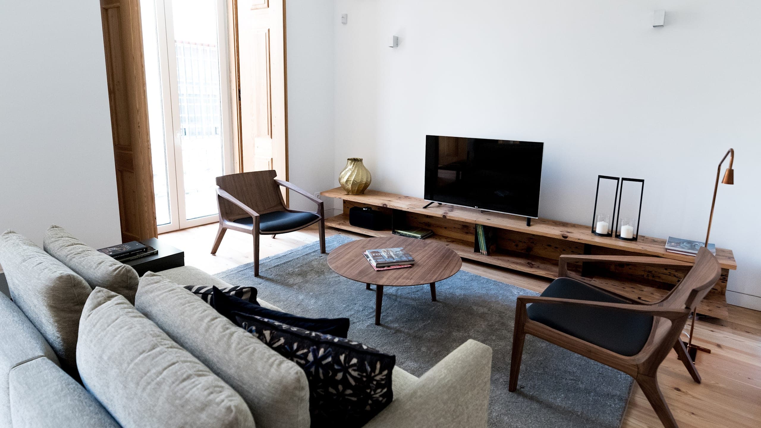 Flora Chiado Apartments - Image 4