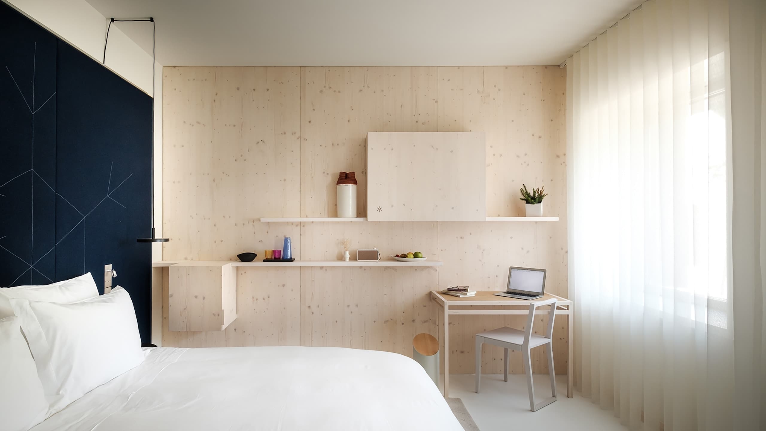 Comfort Garden Room - Image 1