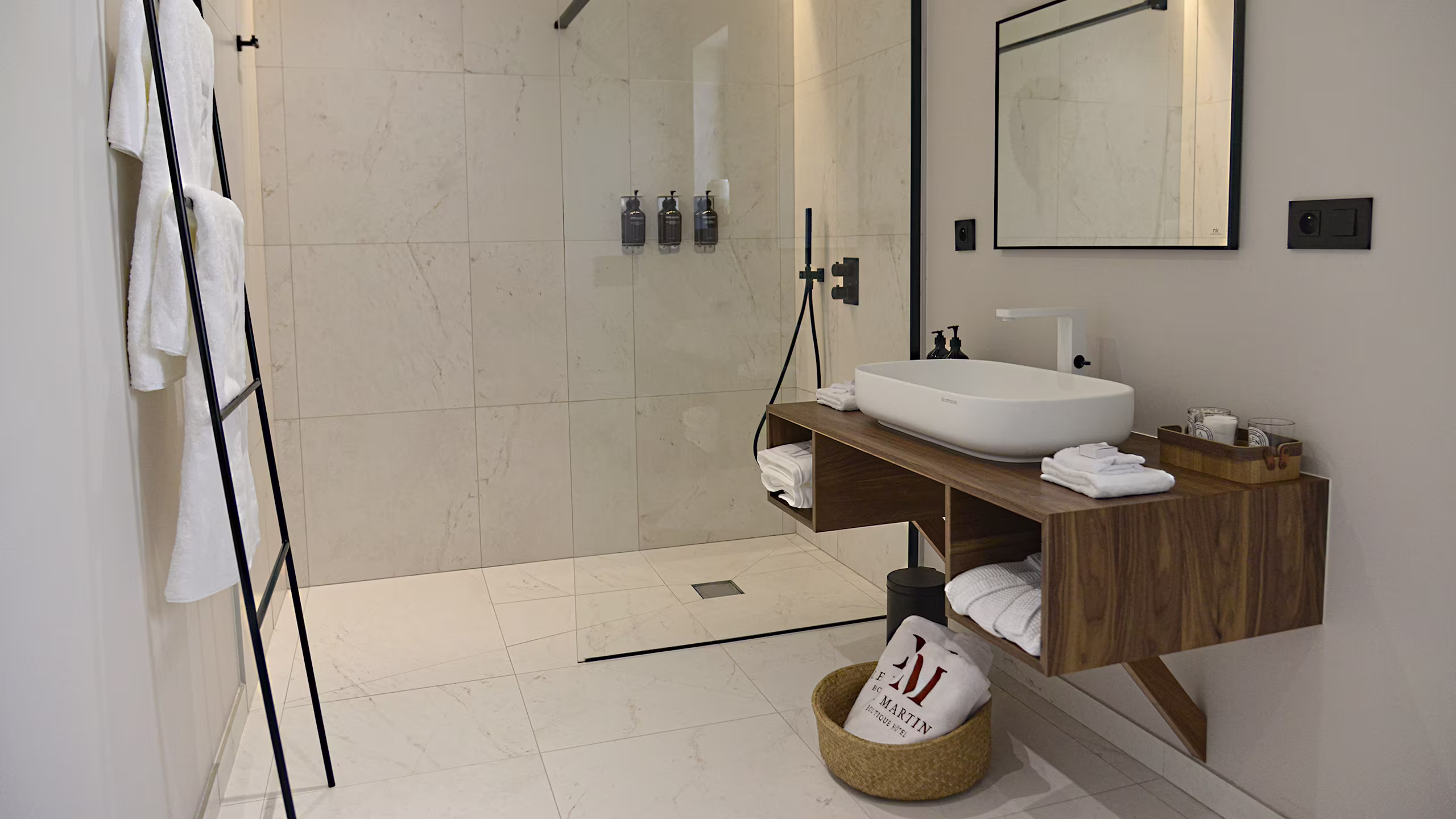 Deluxe Suite - Garden Level with Terrace - Image 2