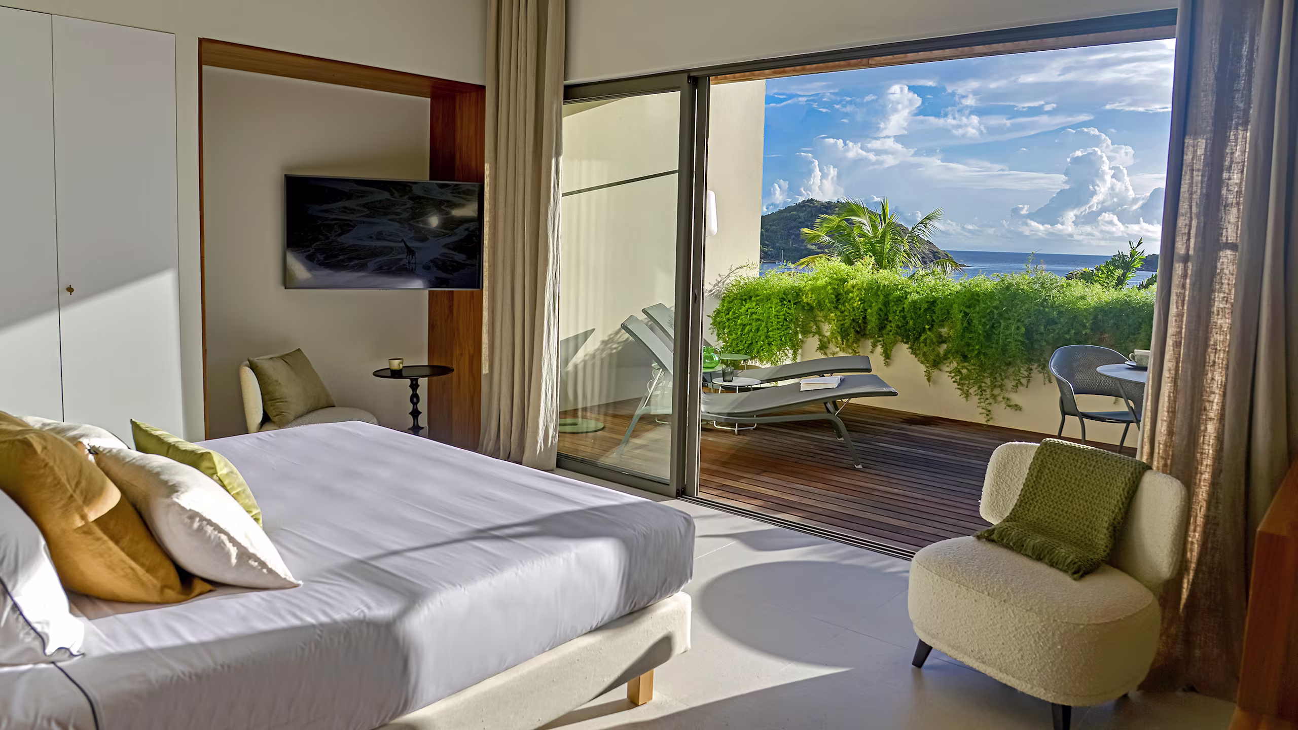 Deluxe Suite - Garden Level with Terrace - Image 1