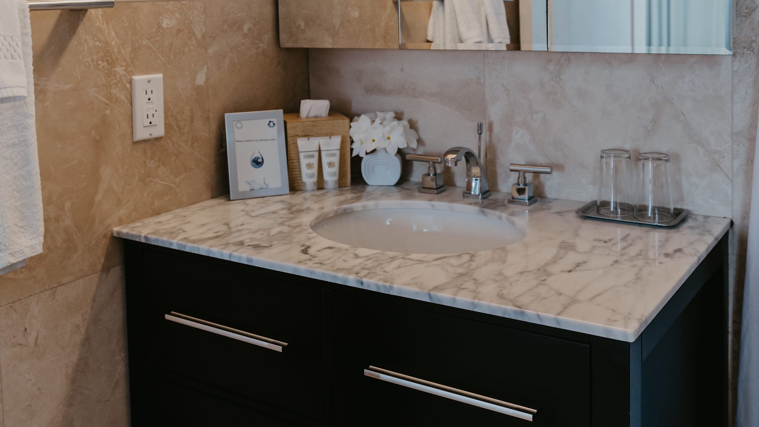 Pink Guava at The Manor House - Image 9