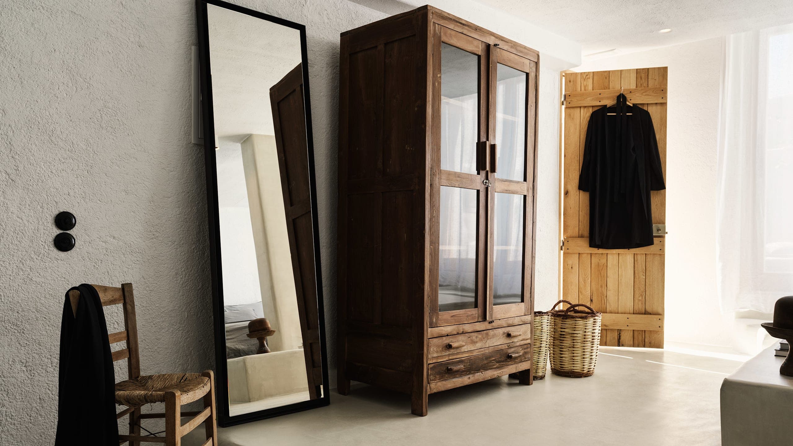 Hideout Suite with Private Pool & Yard - Image 2