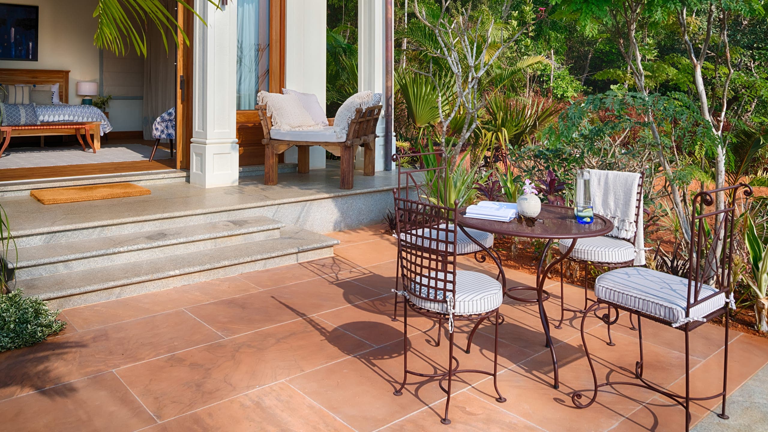 Junior Suite with Ocean View - Image 5