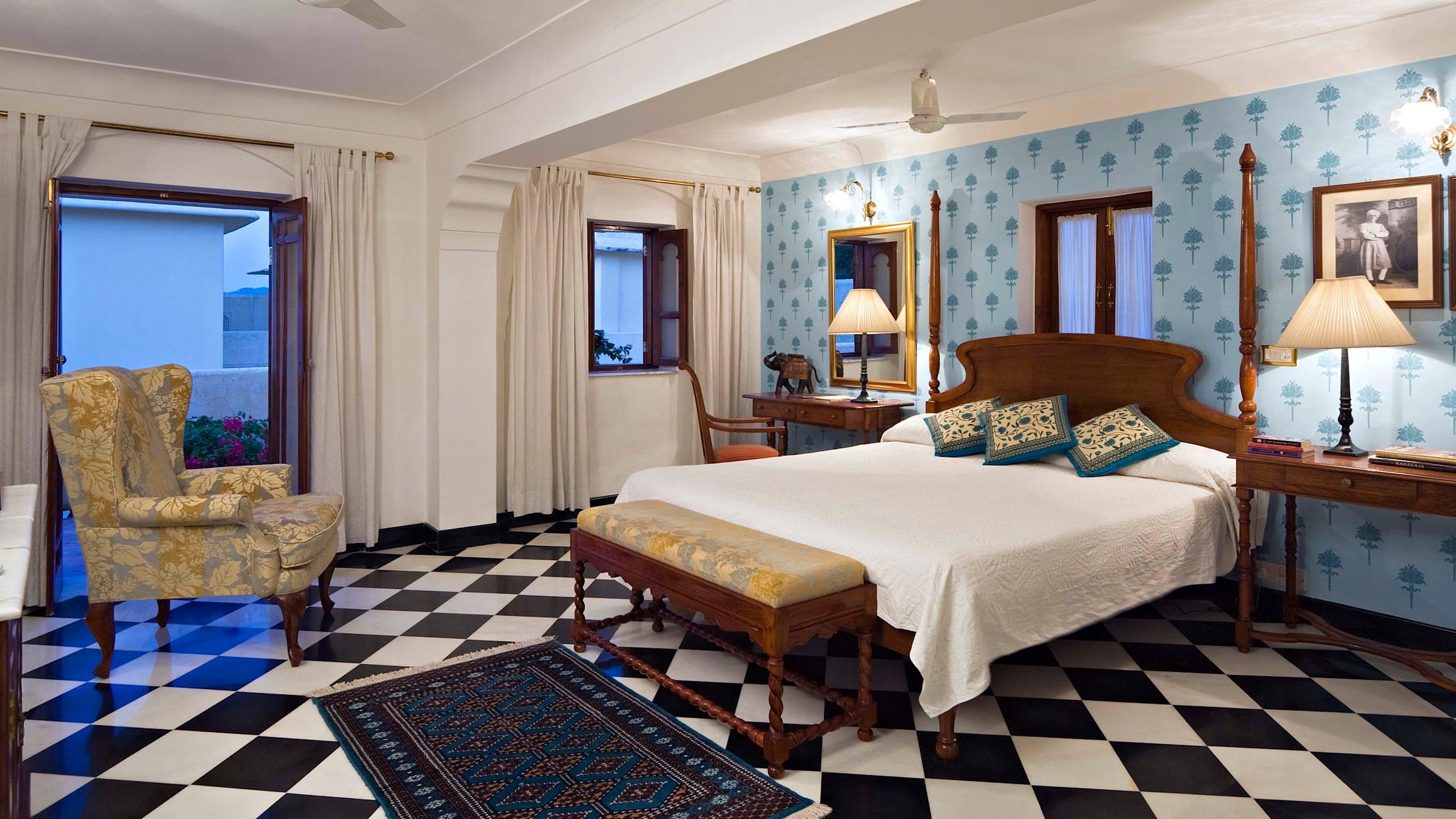 Deluxe Room - Image 1