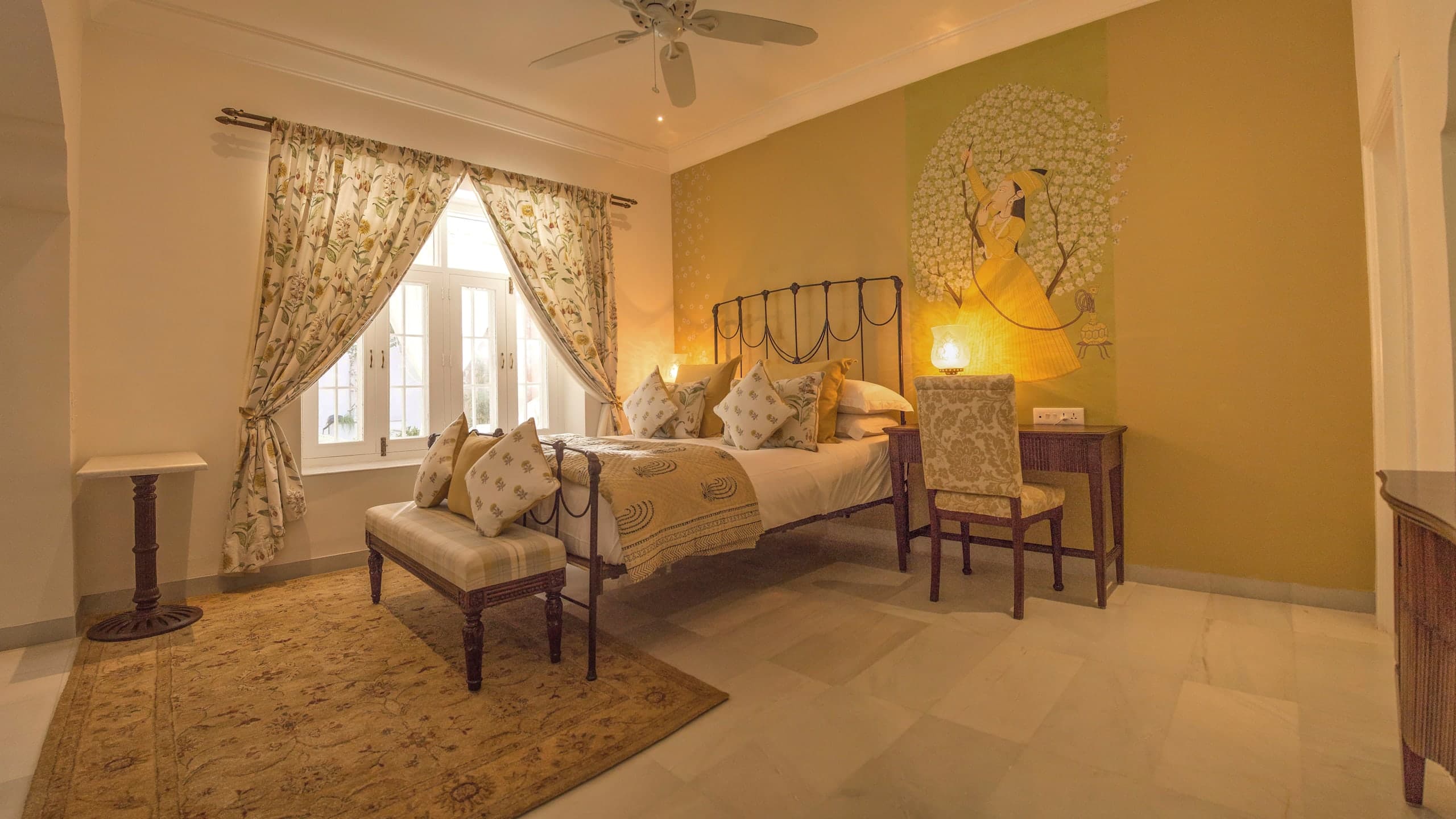 Luxury Room - Image 5