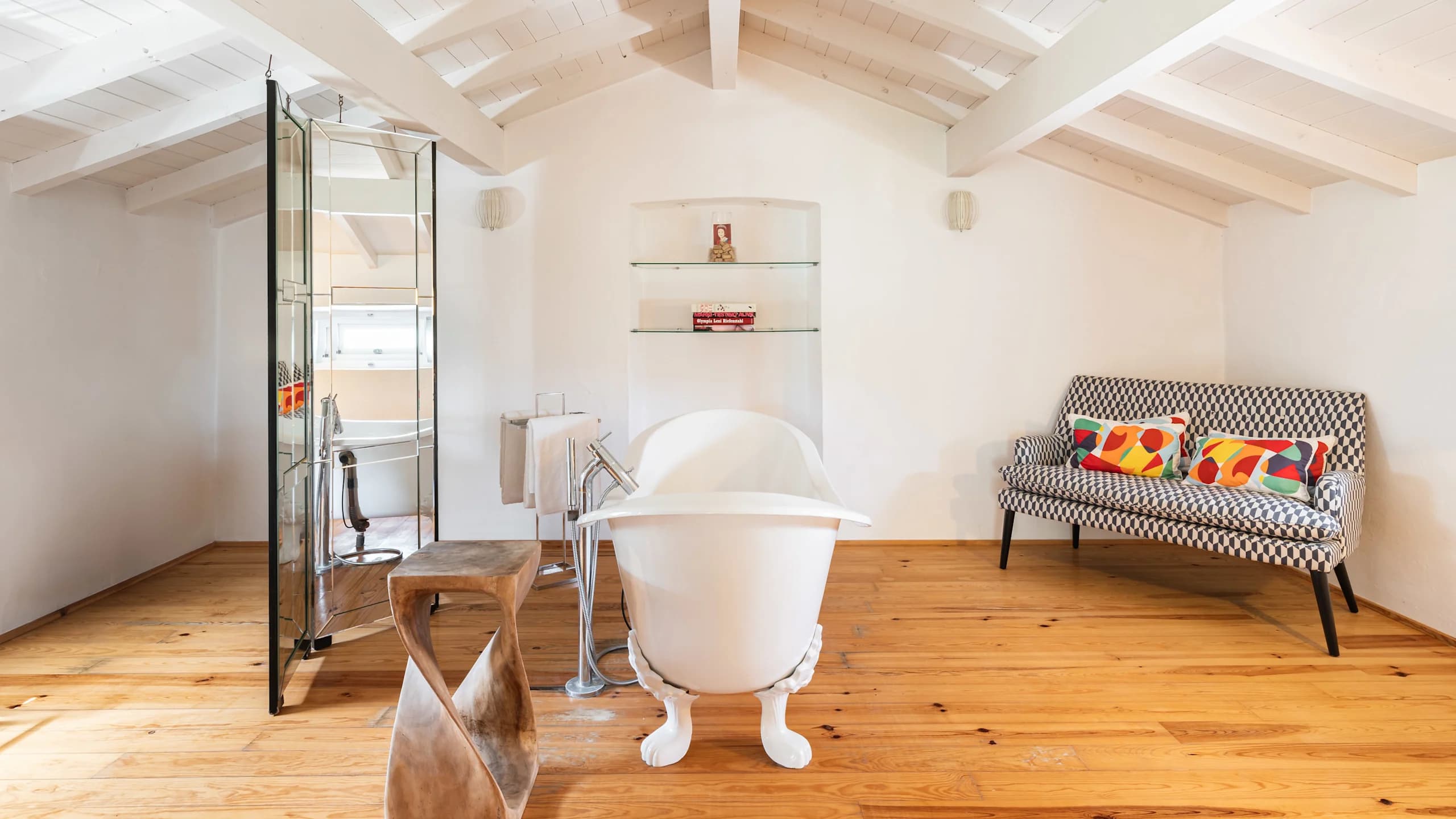 Superior Suite - Image 2