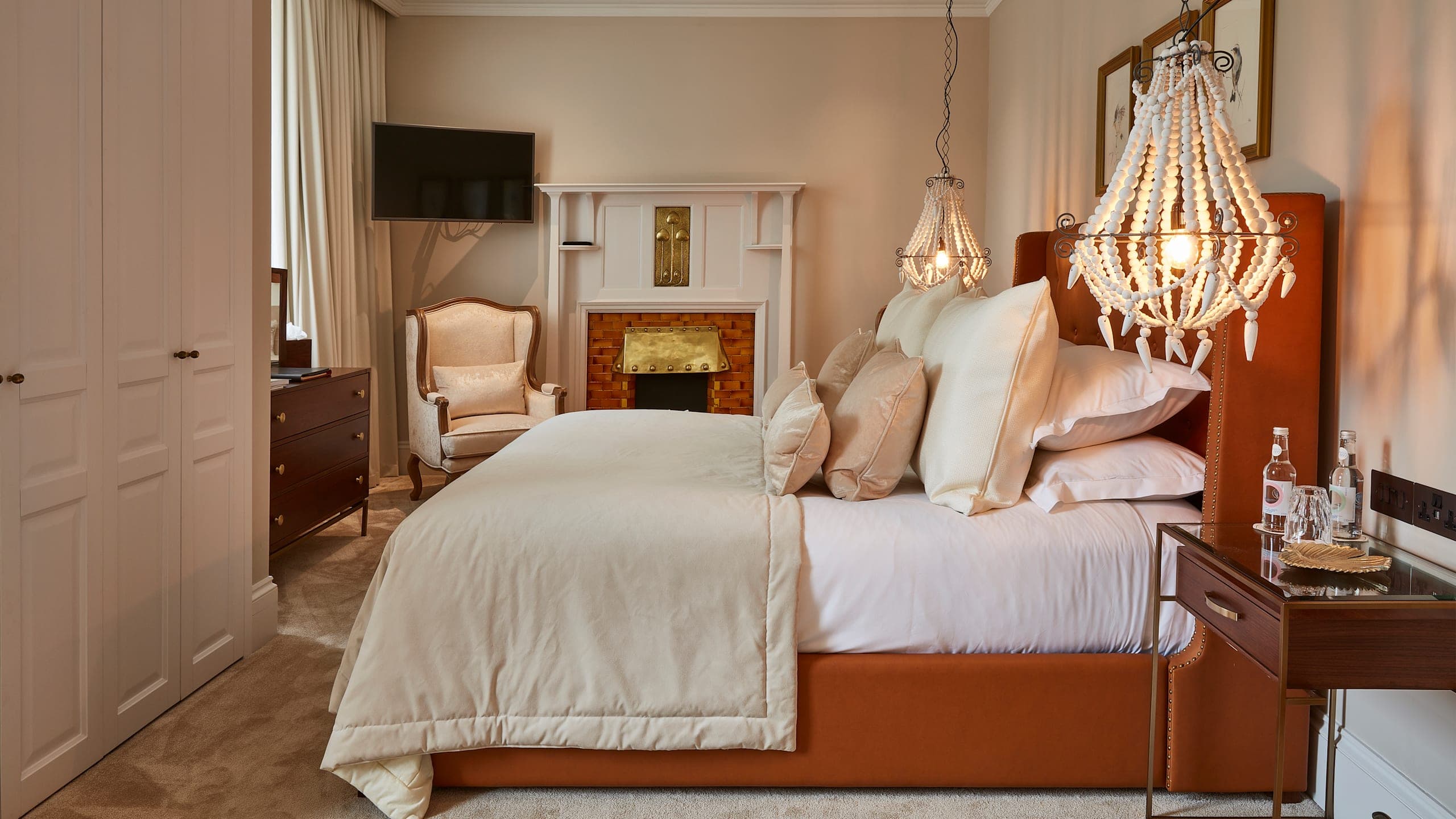 Deluxe Room - Image 3