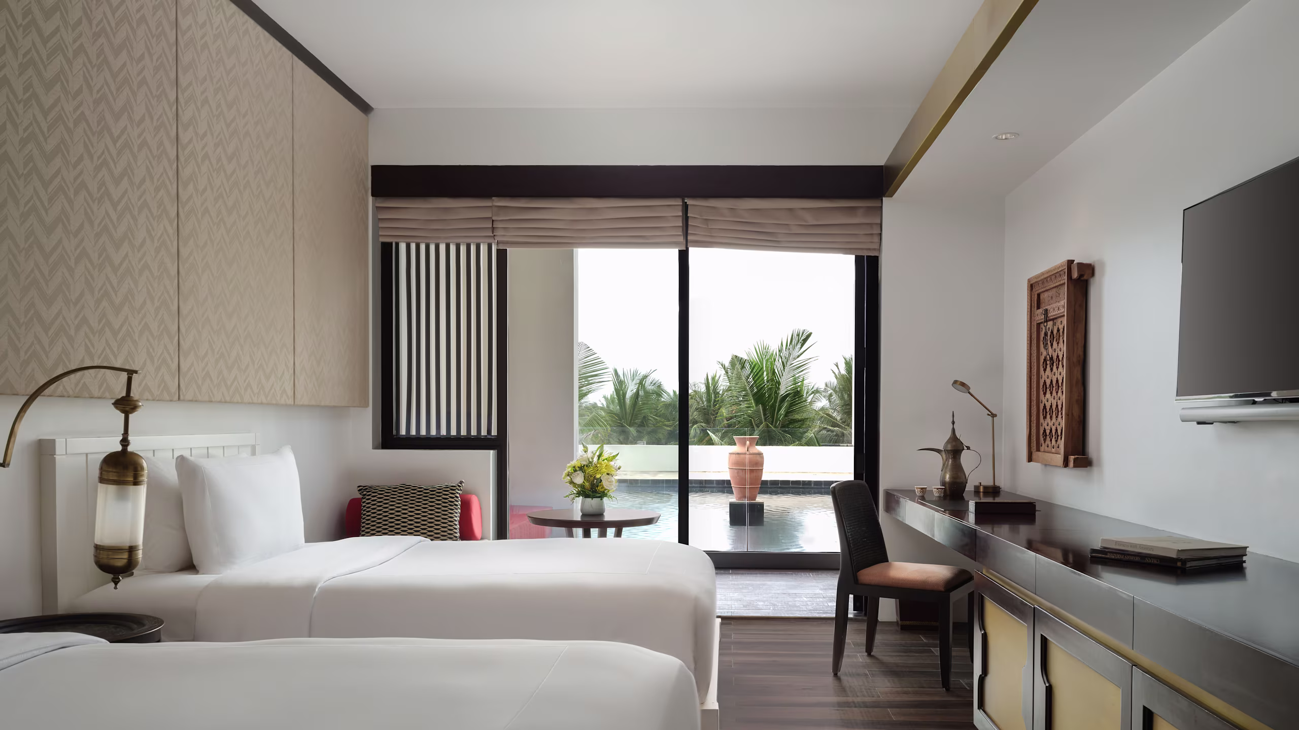Deluxe Room - Image 6