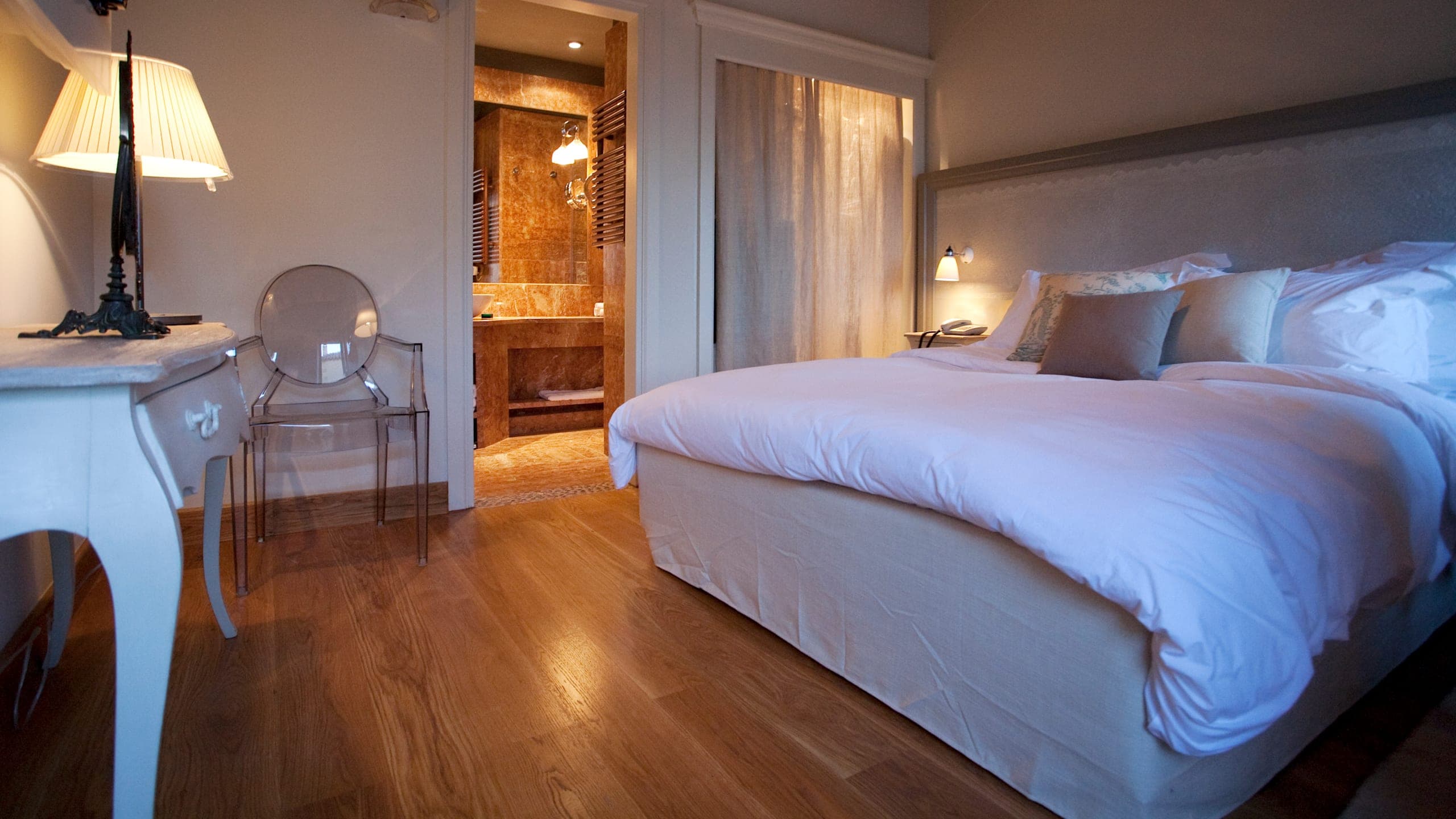 Double Room - Image 3