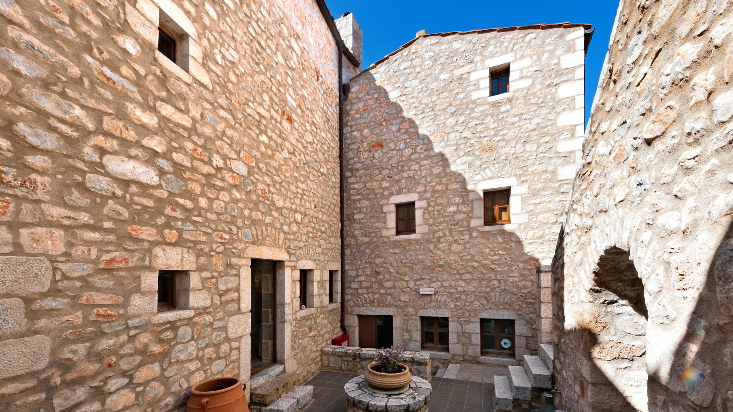 Kyrimai Hotel - Image 2