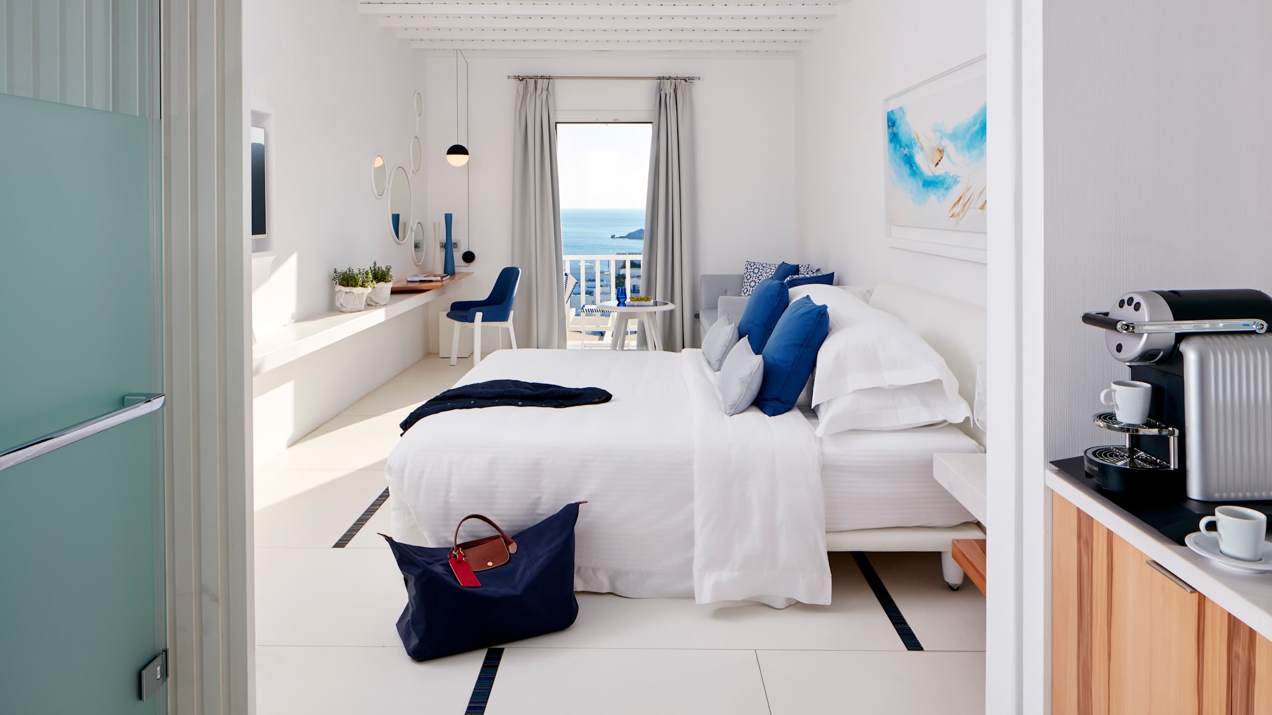 White Bliss Sea View - Image 3