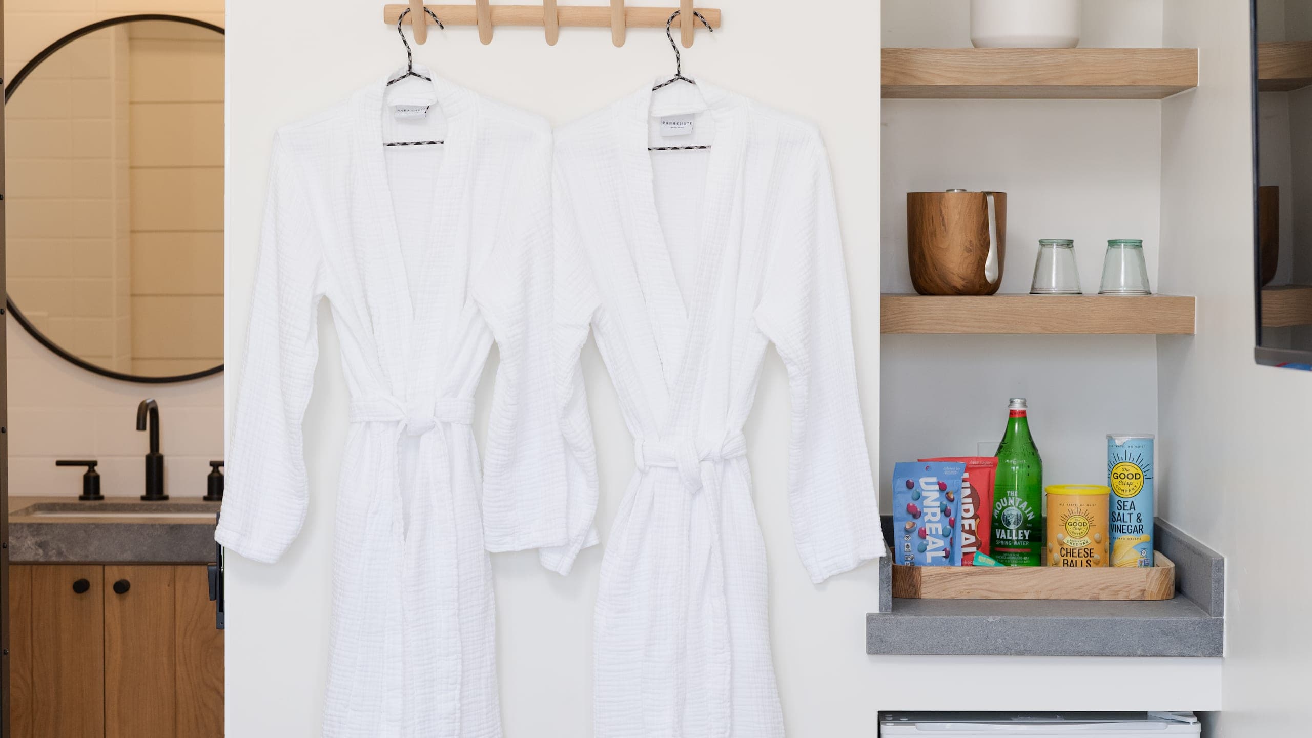 Vaulted Queen - Image 4