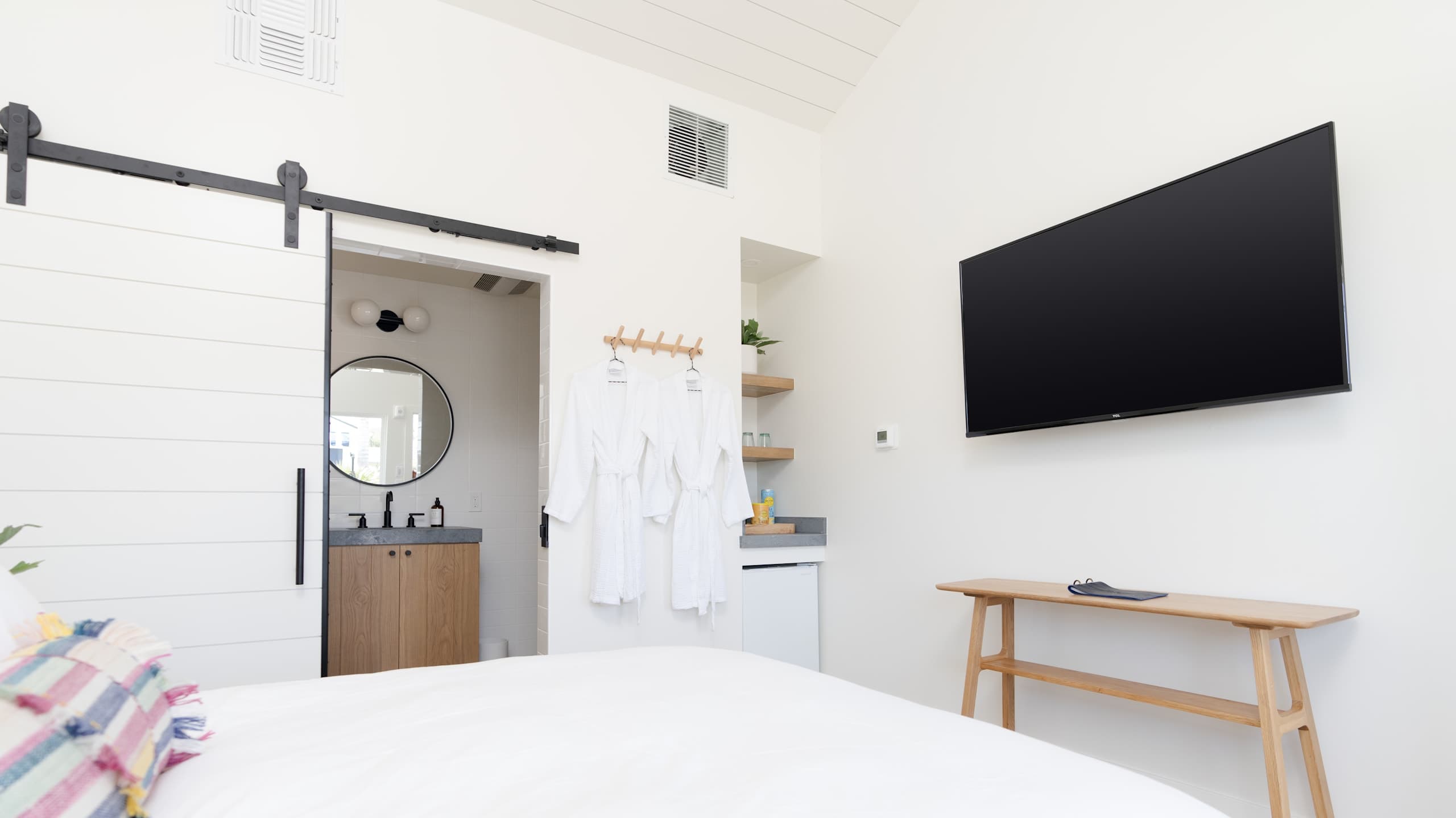 Vaulted Queen - Image 3