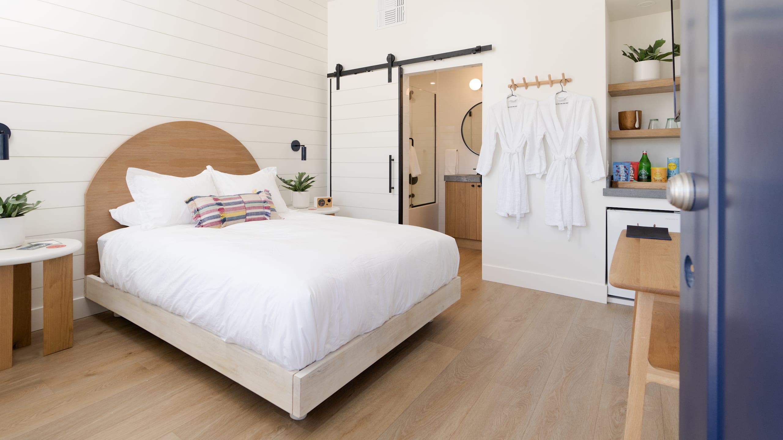 Vaulted Queen - Image 1