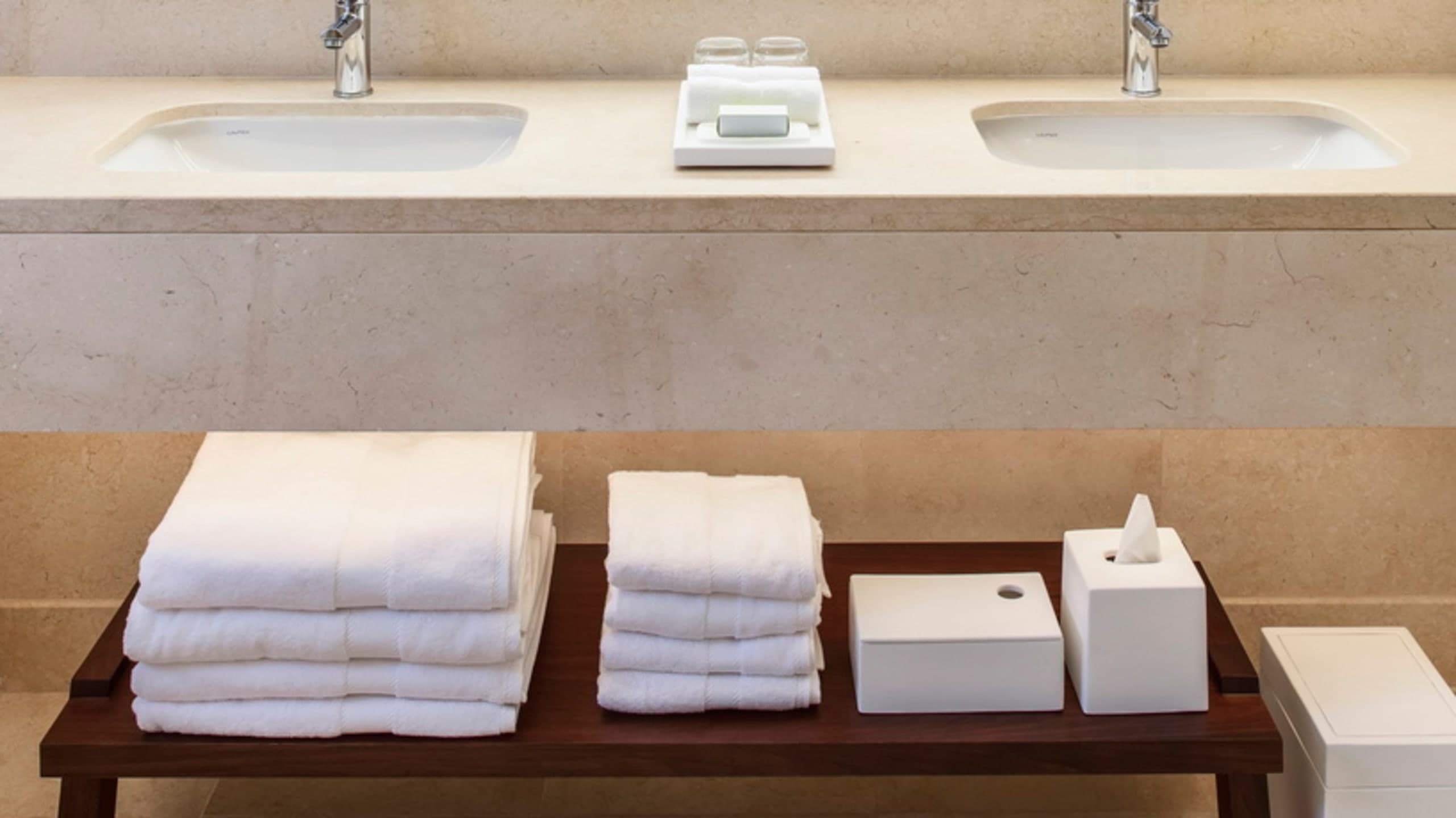 Deluxe Room - Image 1