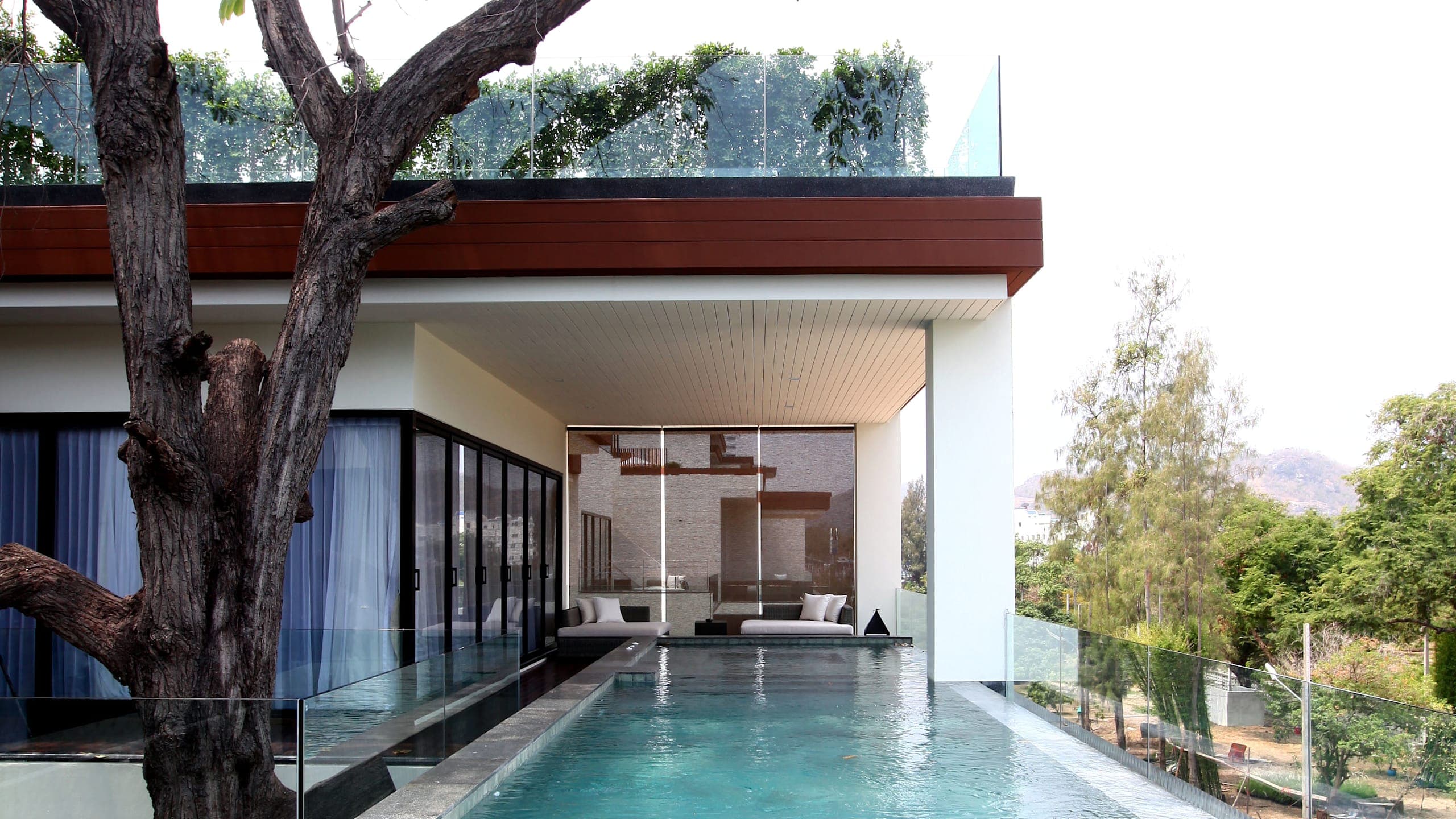 Nidhrarom Suite - Image 11