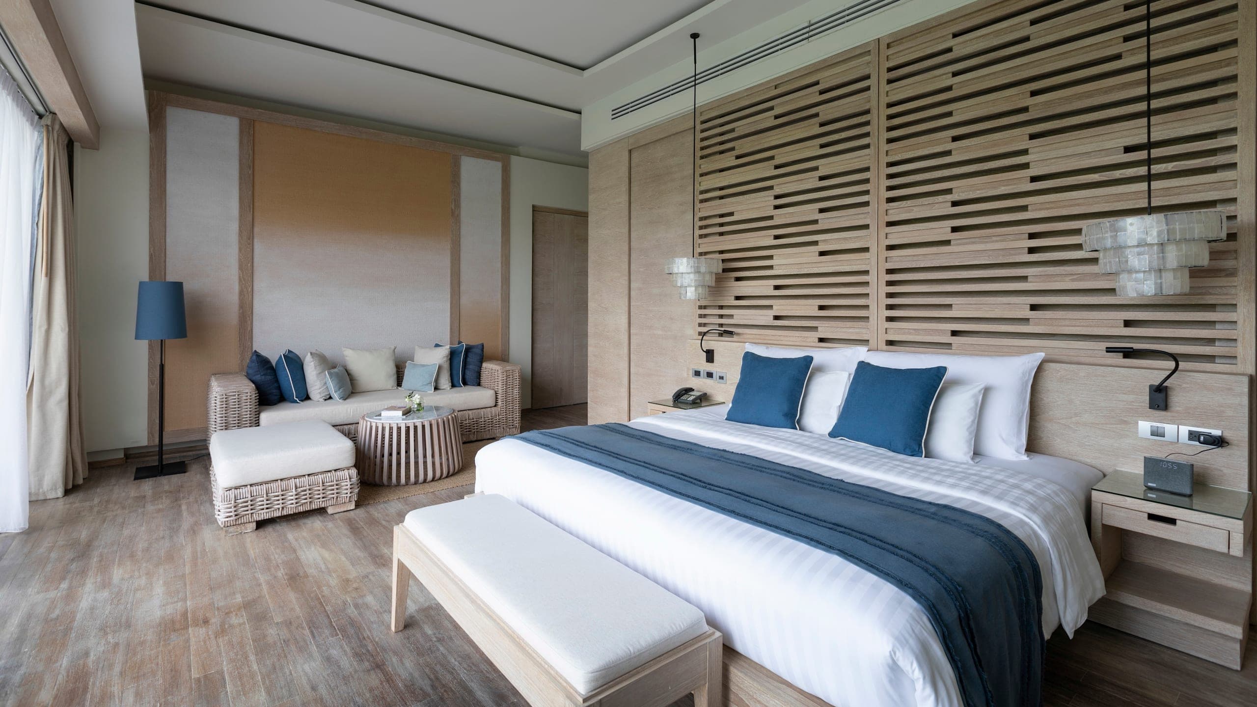 Sky Pool Suite - Image 4