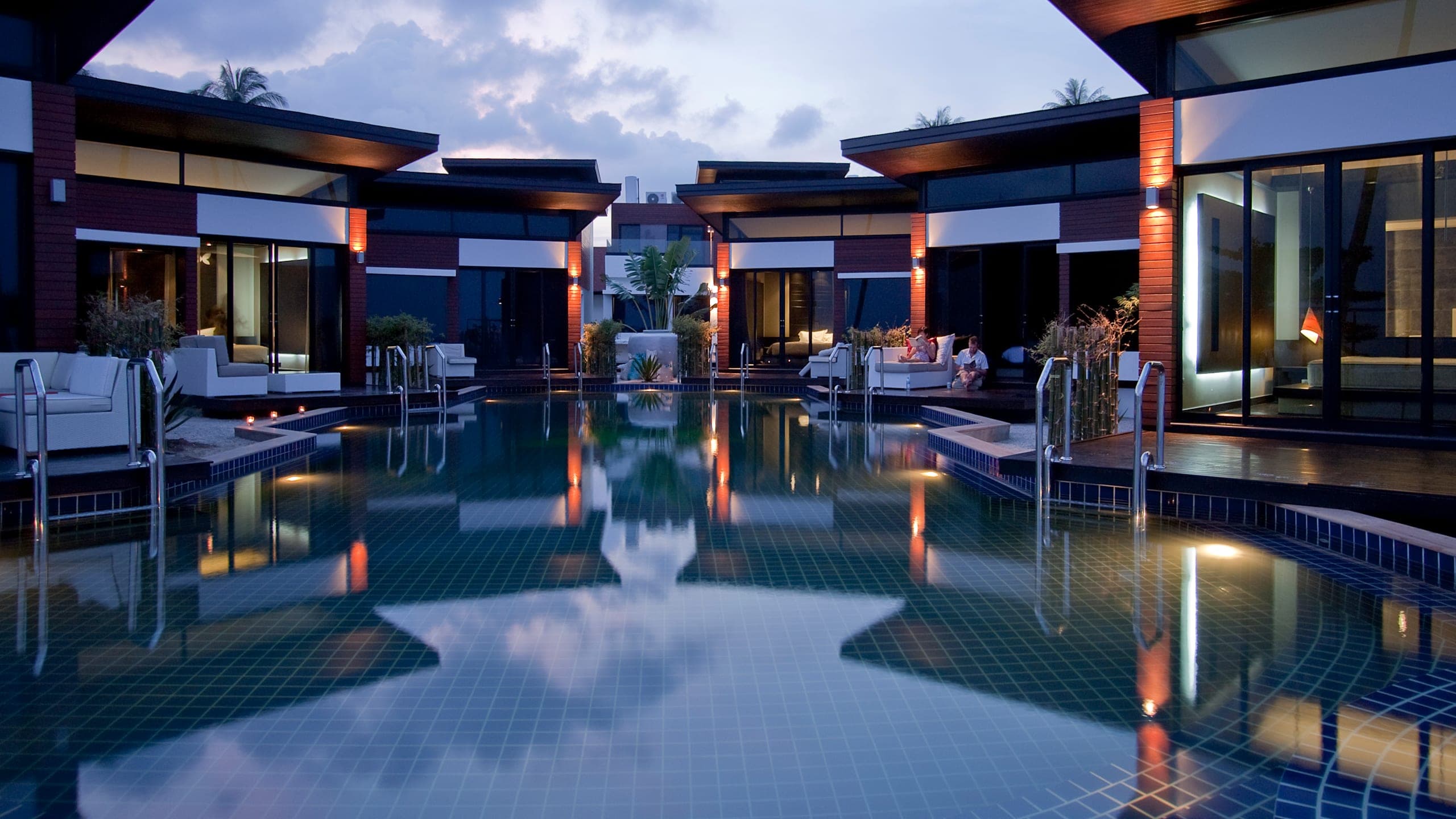 Poolside Villa - Image 2