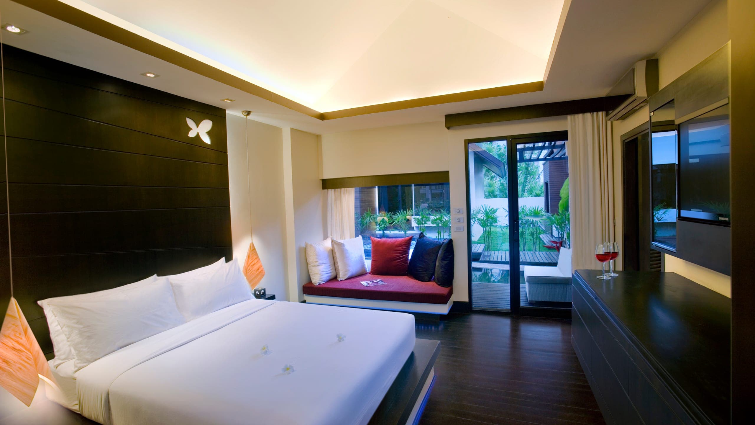 Superior Bungalow - Image 3