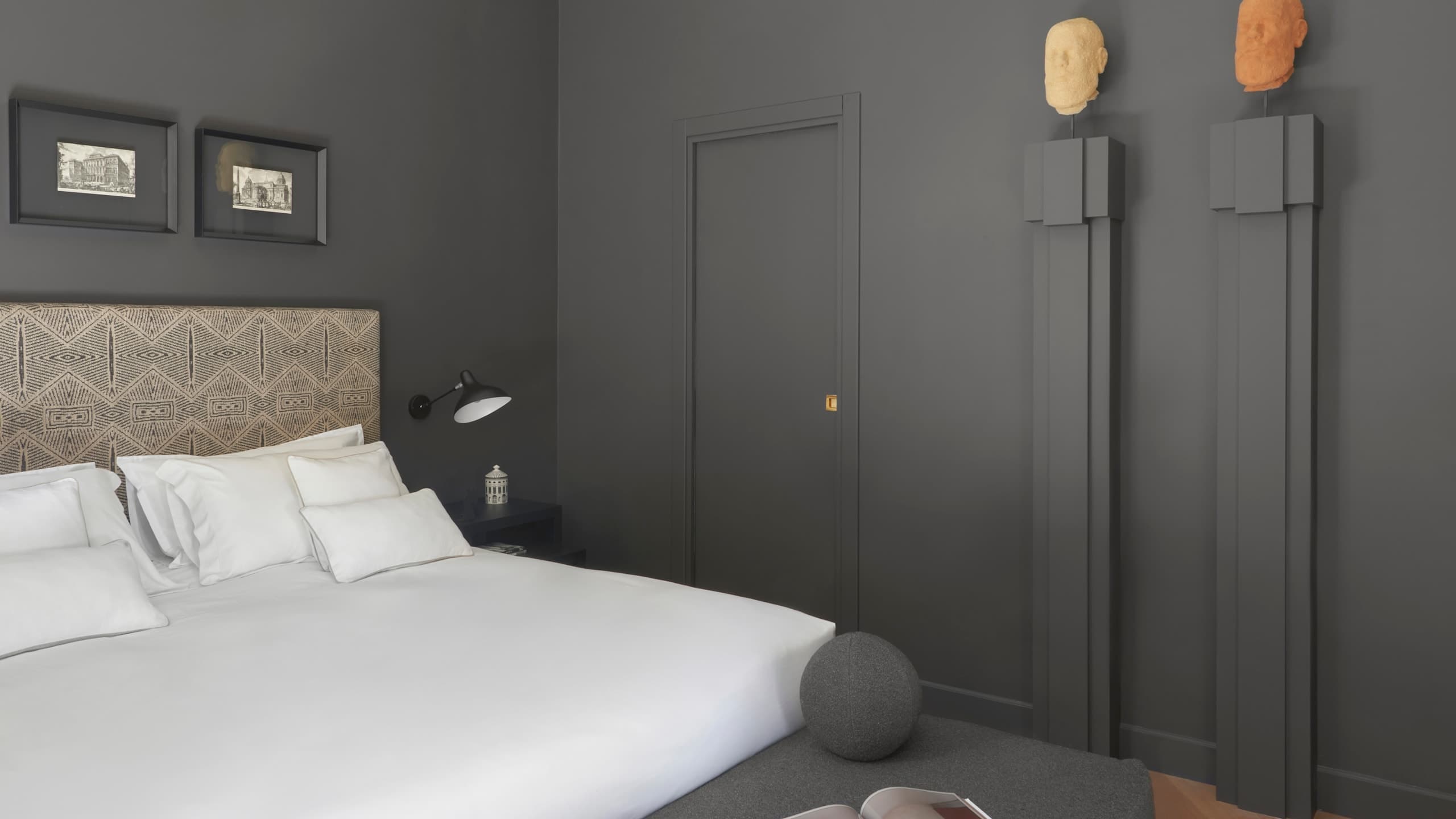 Double/Twin Deluxe Room - Image 12