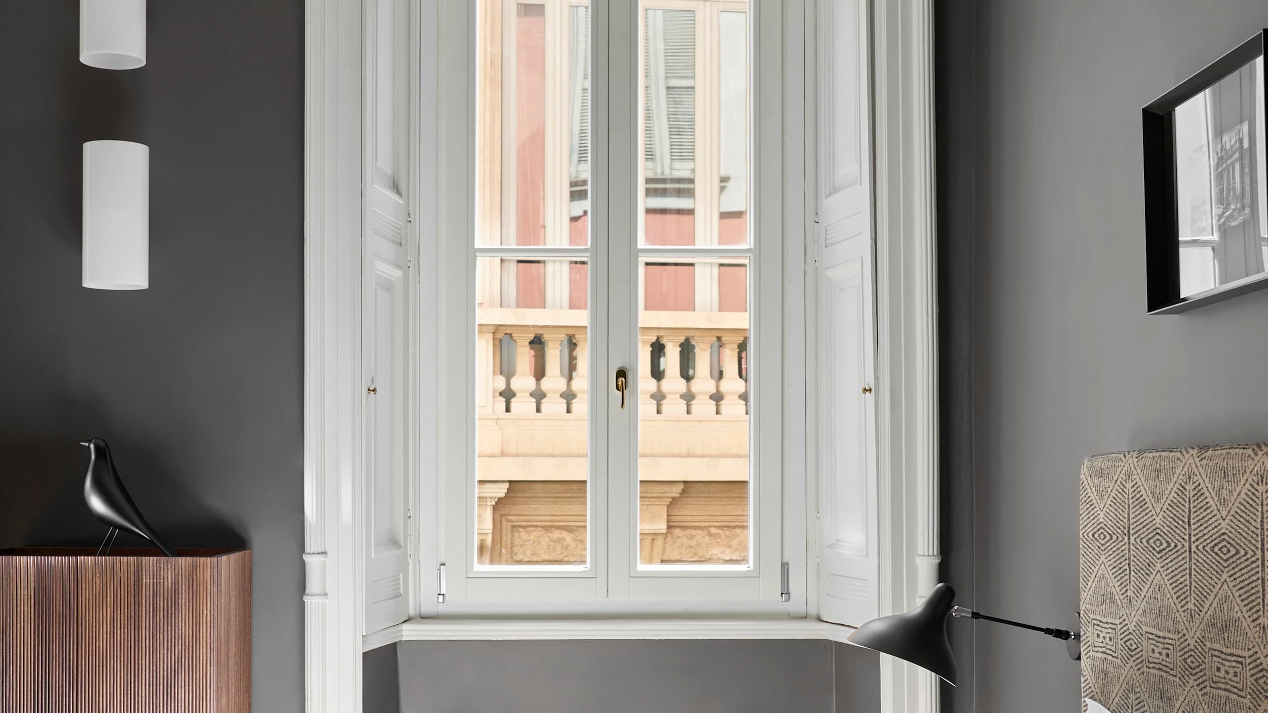 Double/Twin Deluxe Room - Image 9