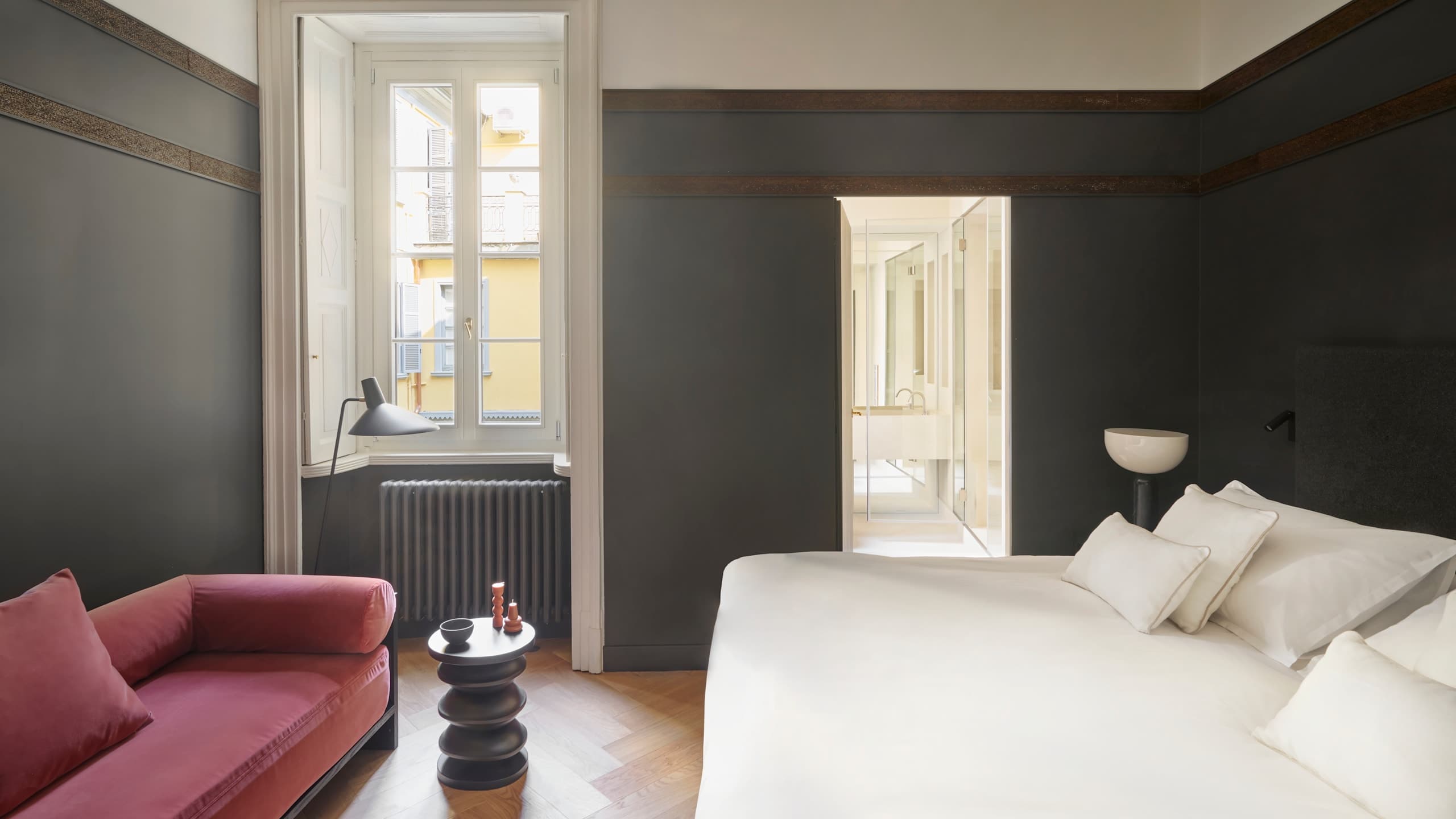 Double/Twin Deluxe Room - Image 5
