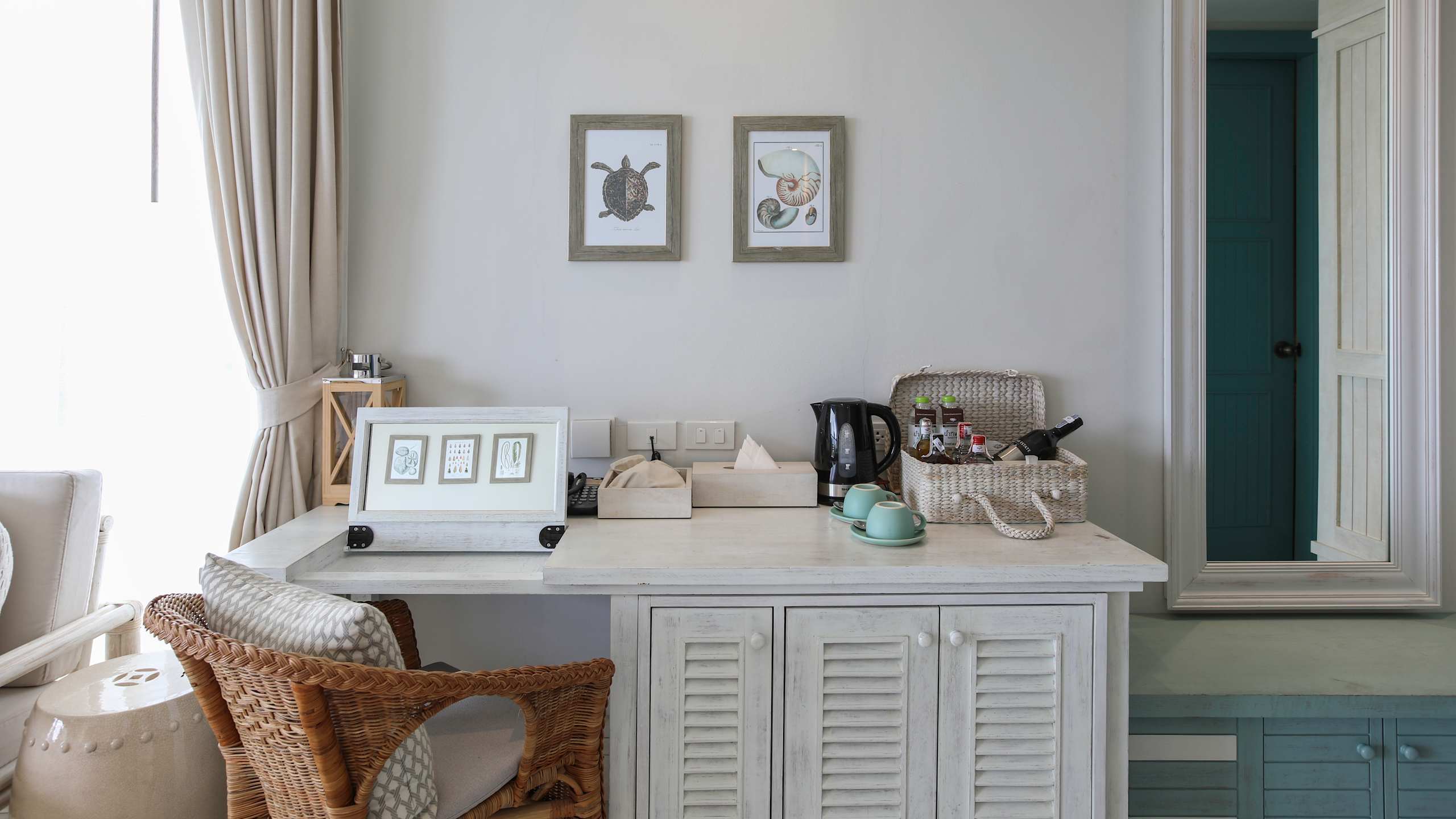 Deluxe Sea View - Image 3