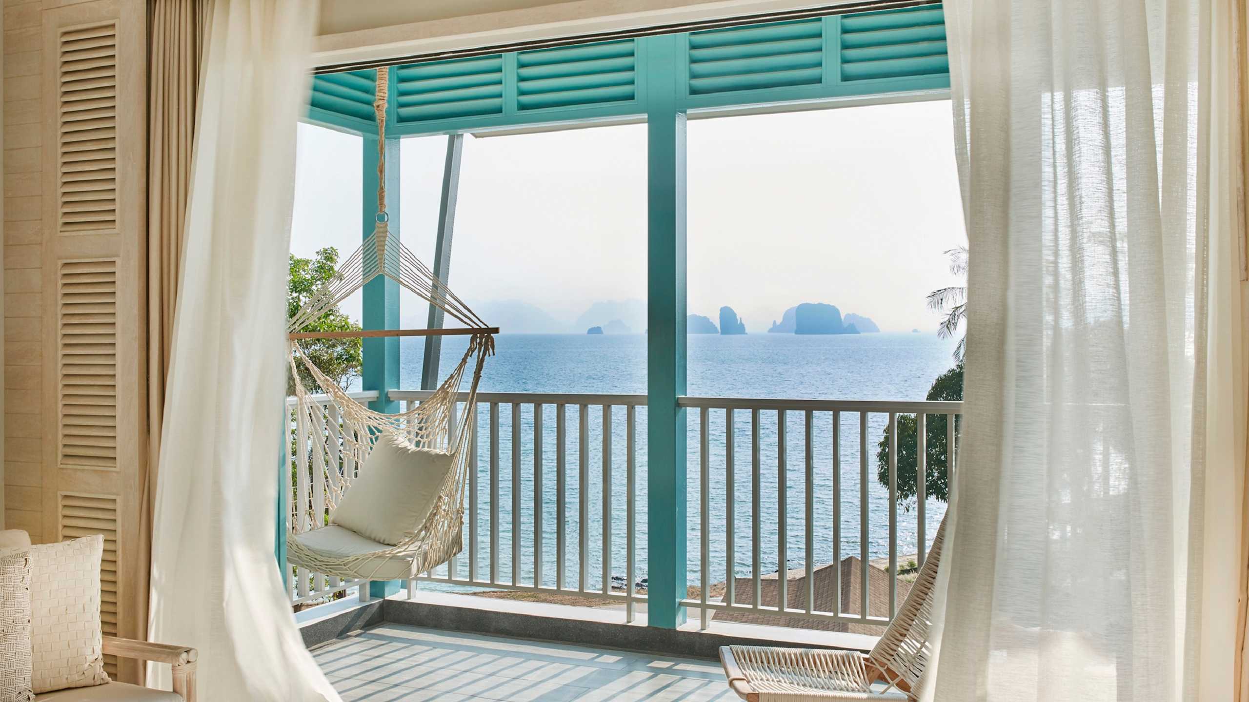 Deluxe Sea View - Image 2