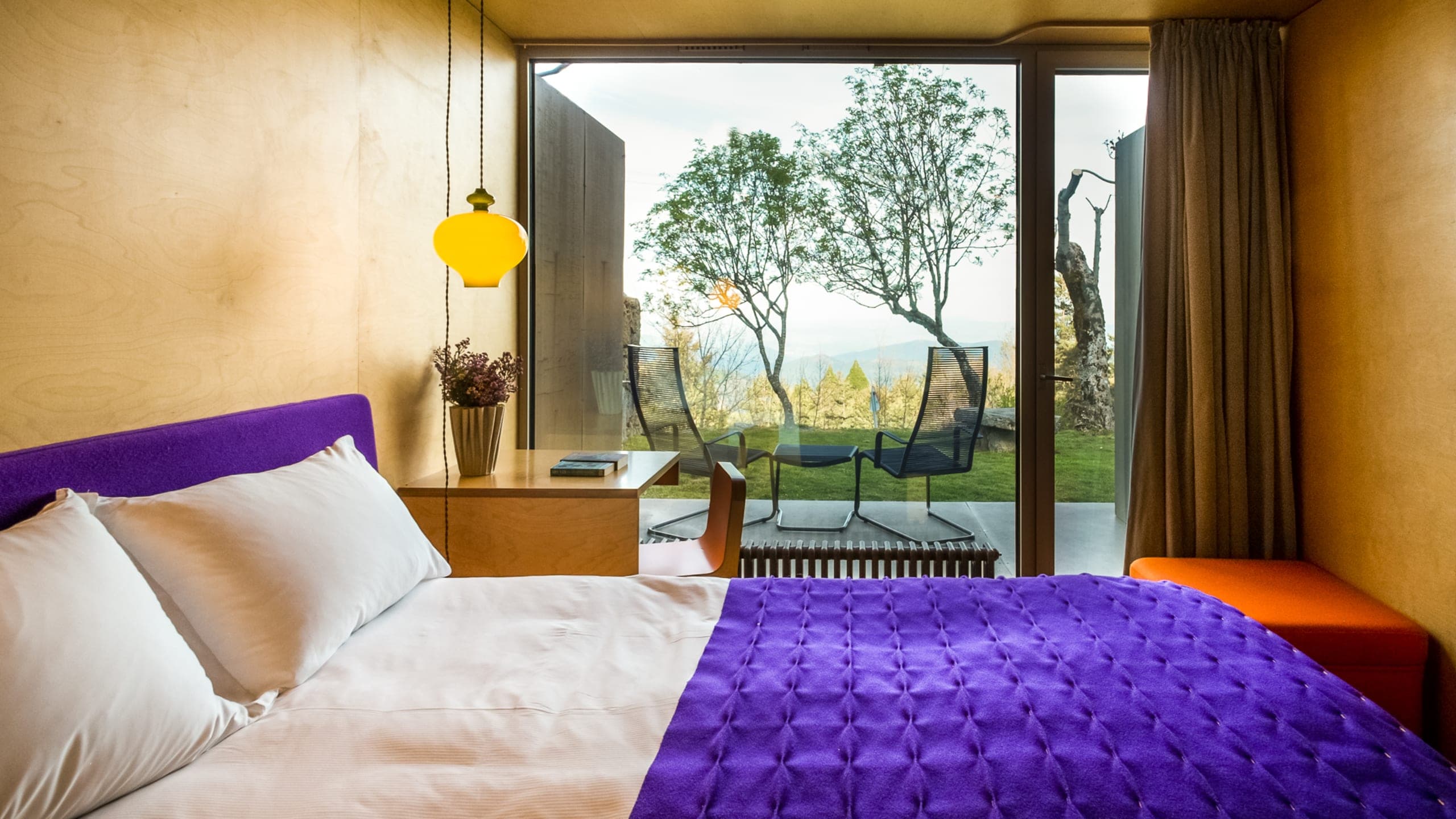 Double Room with Balcony and Mountain View - Image 1