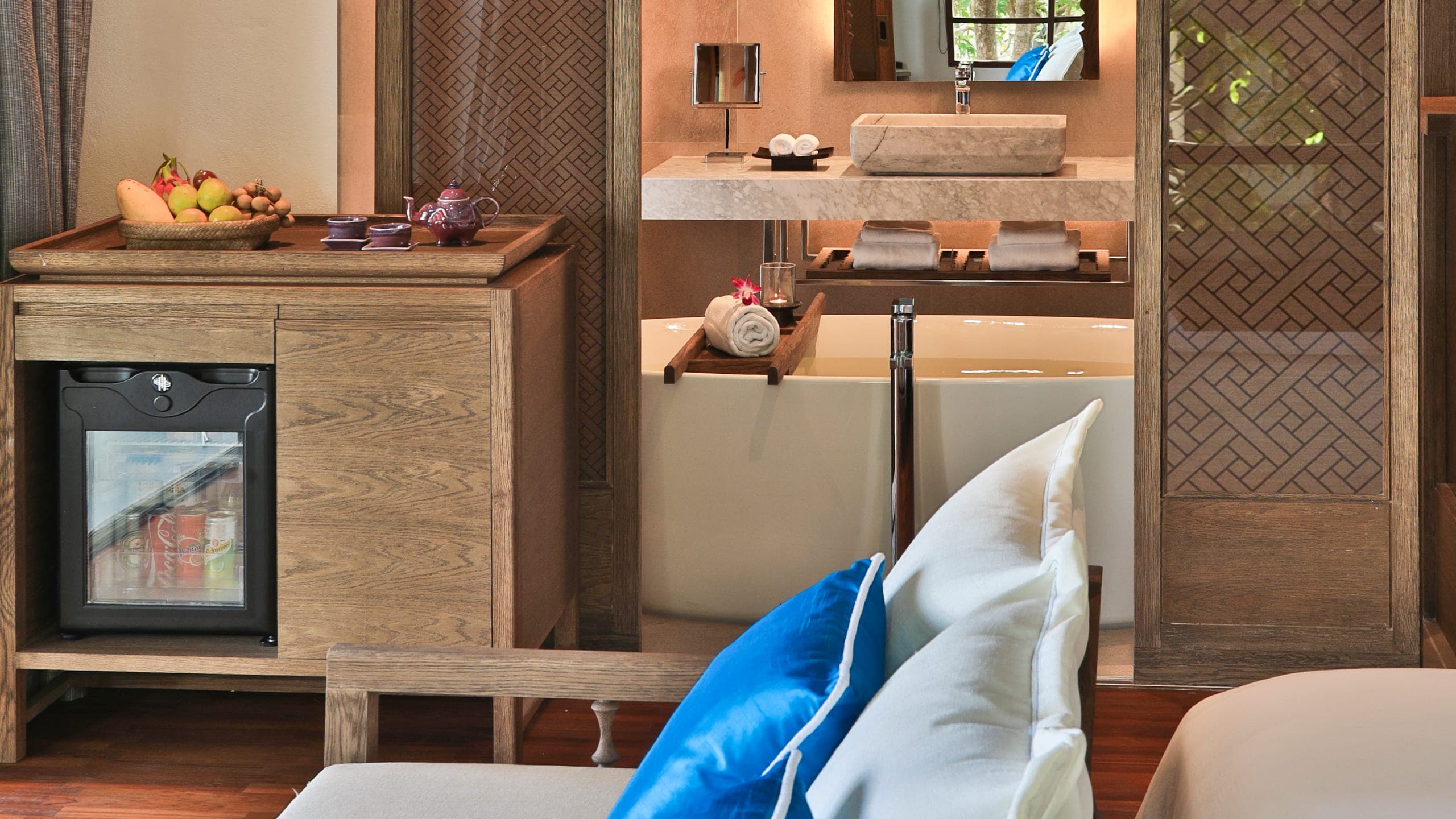 Deluxe Room - Image 5