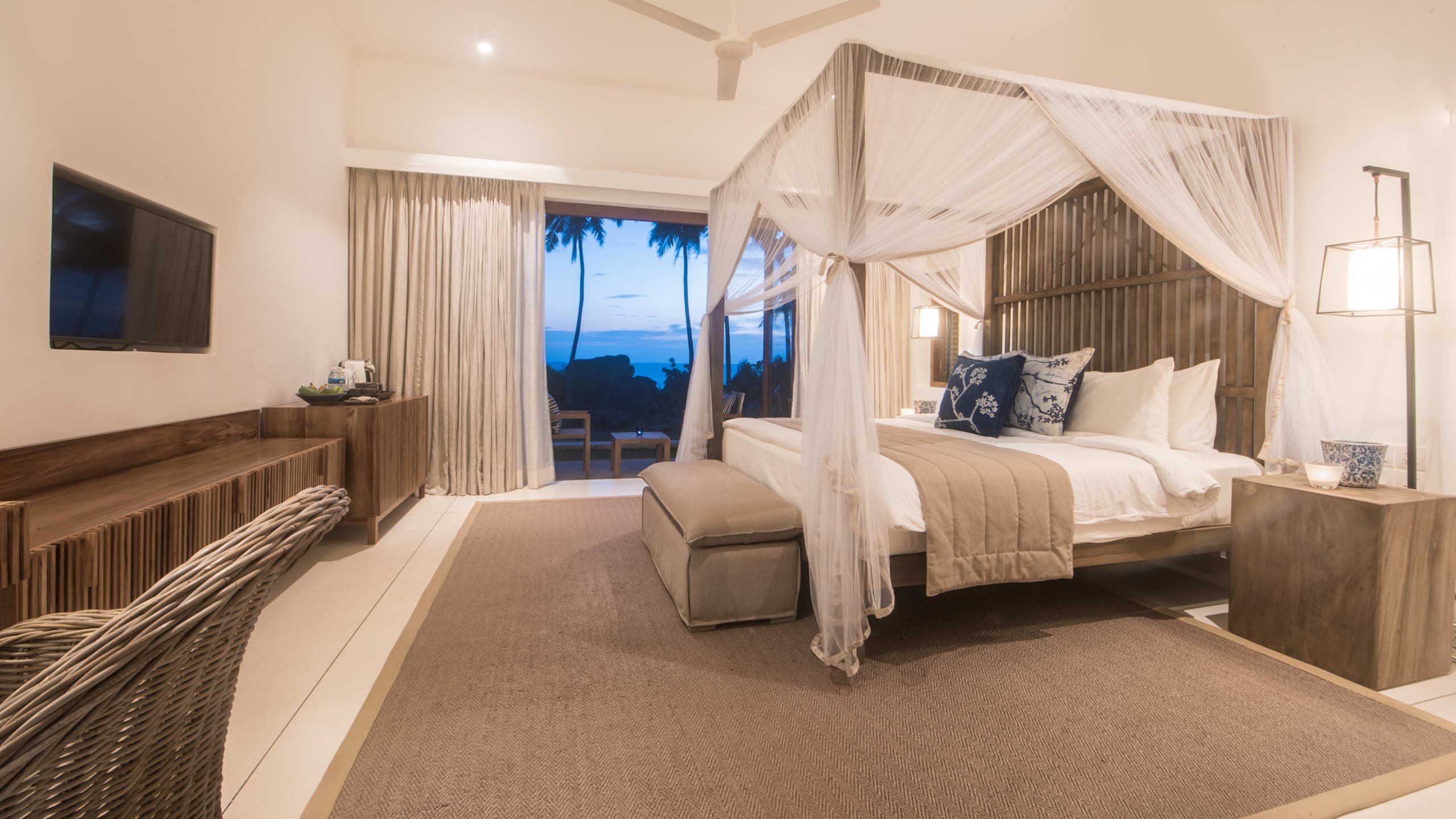 Oceanview Bedroom - Image 6