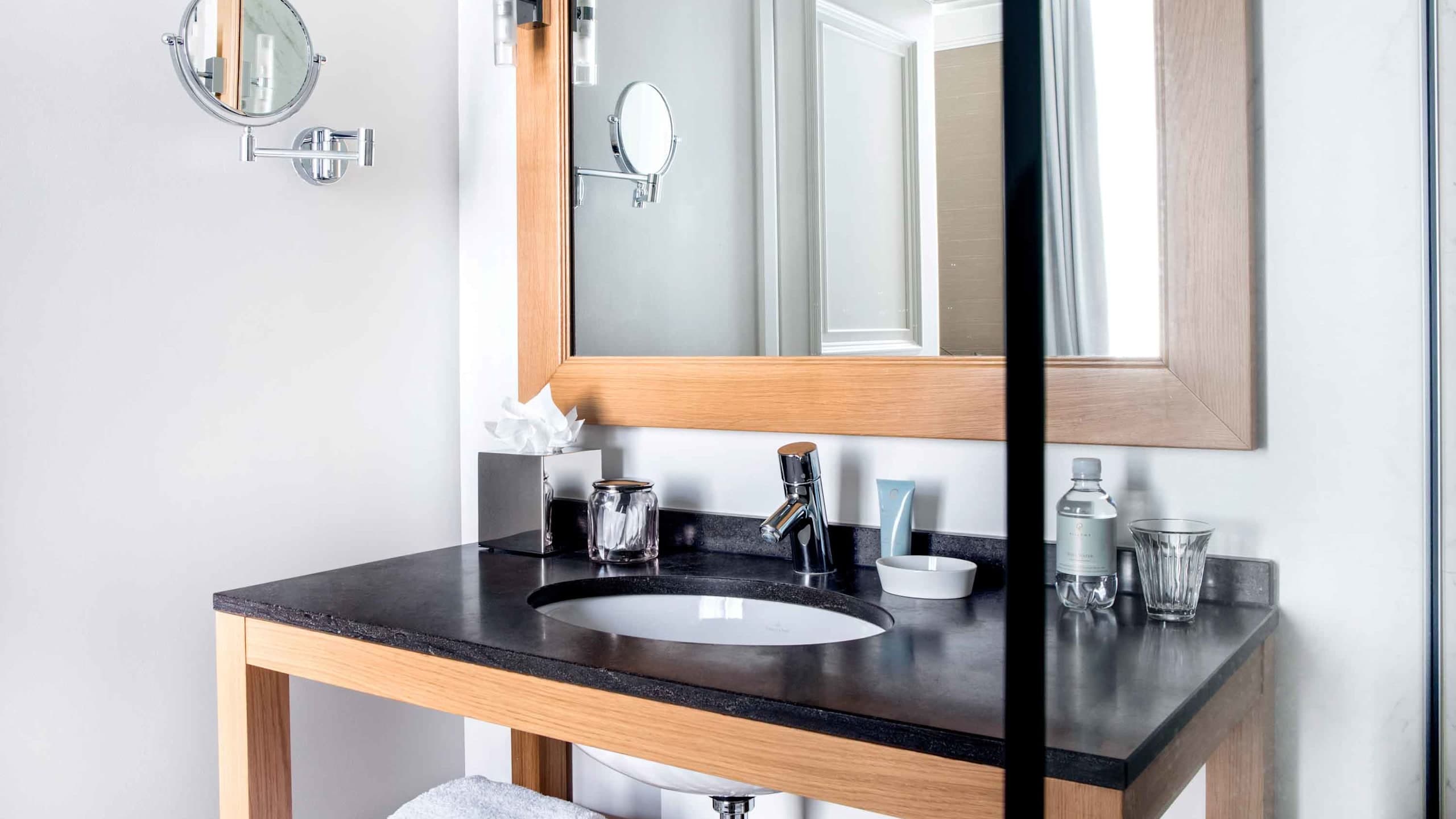 Luxury Room Twin - Image 3