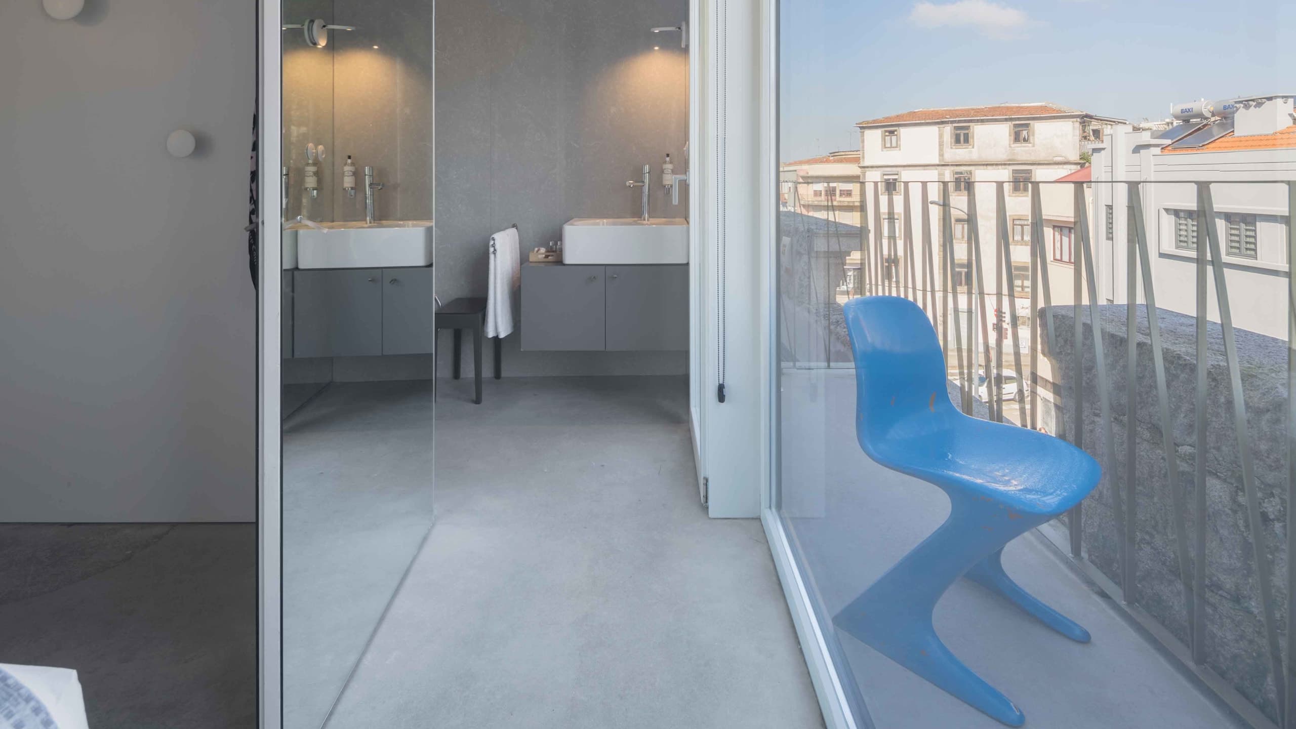 A4 Suite Rooftop - Image 2