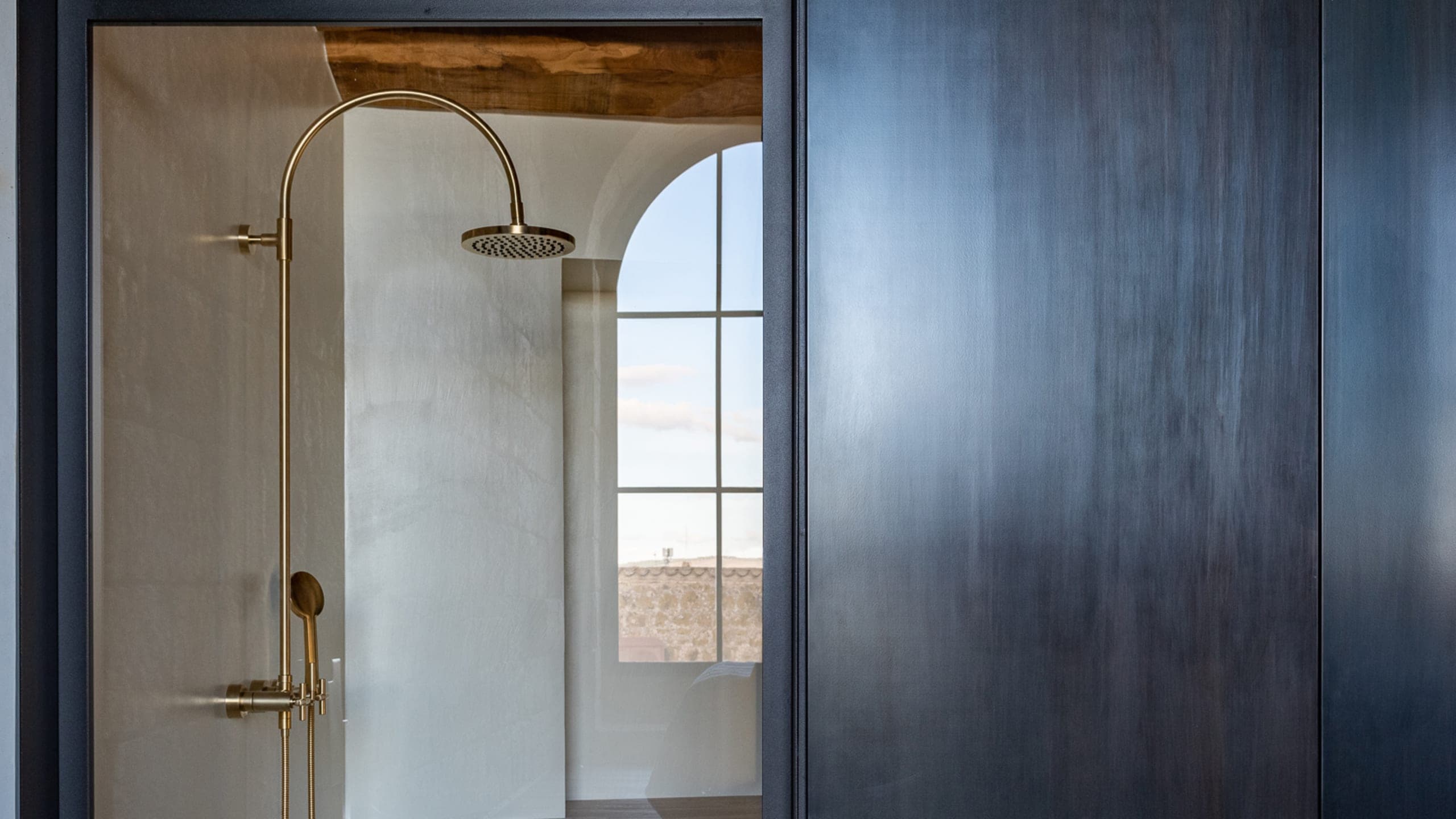 Penthouse Suite - Image 6