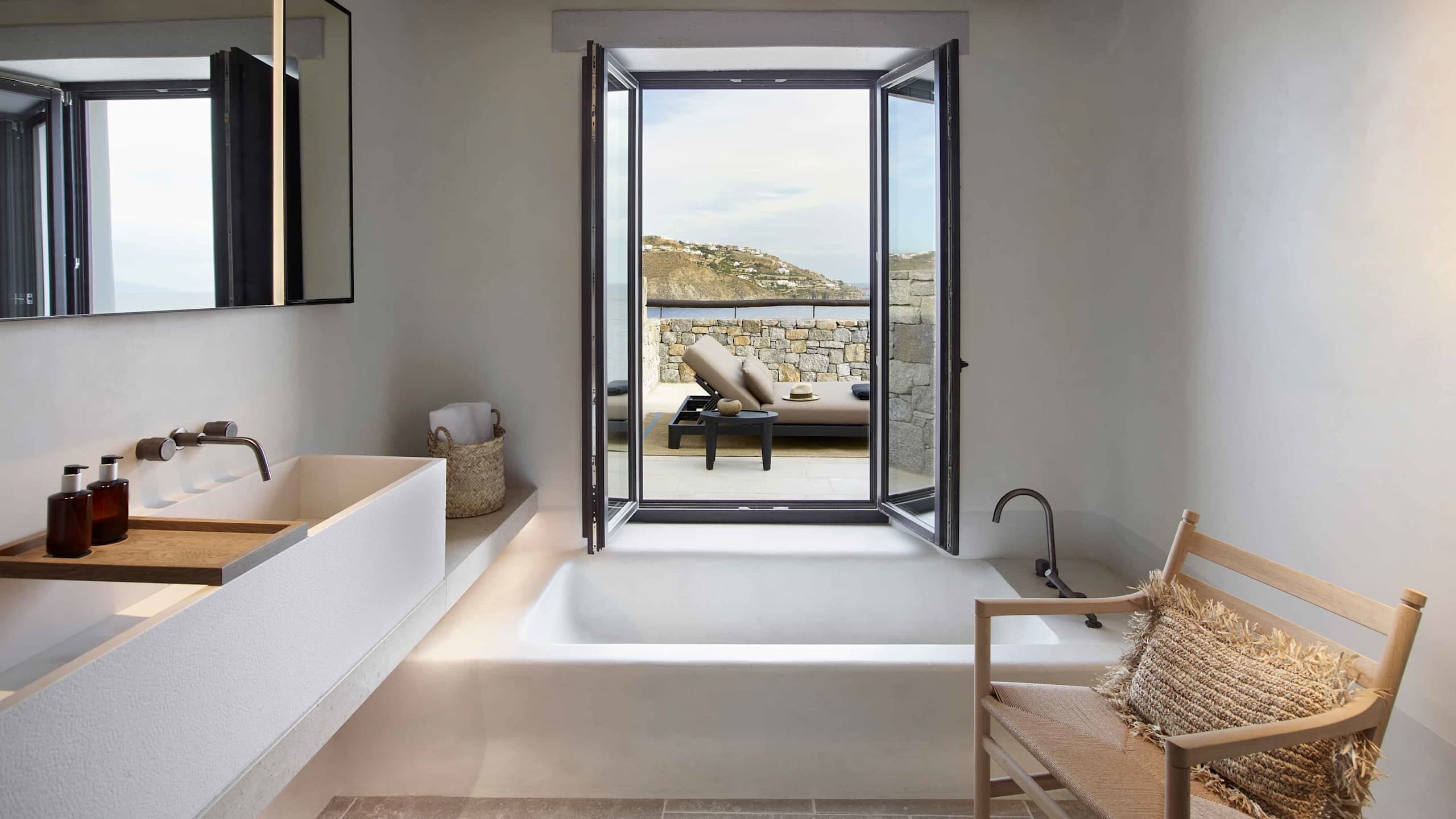Kalesma Suite Sea View with private pool - Image 2