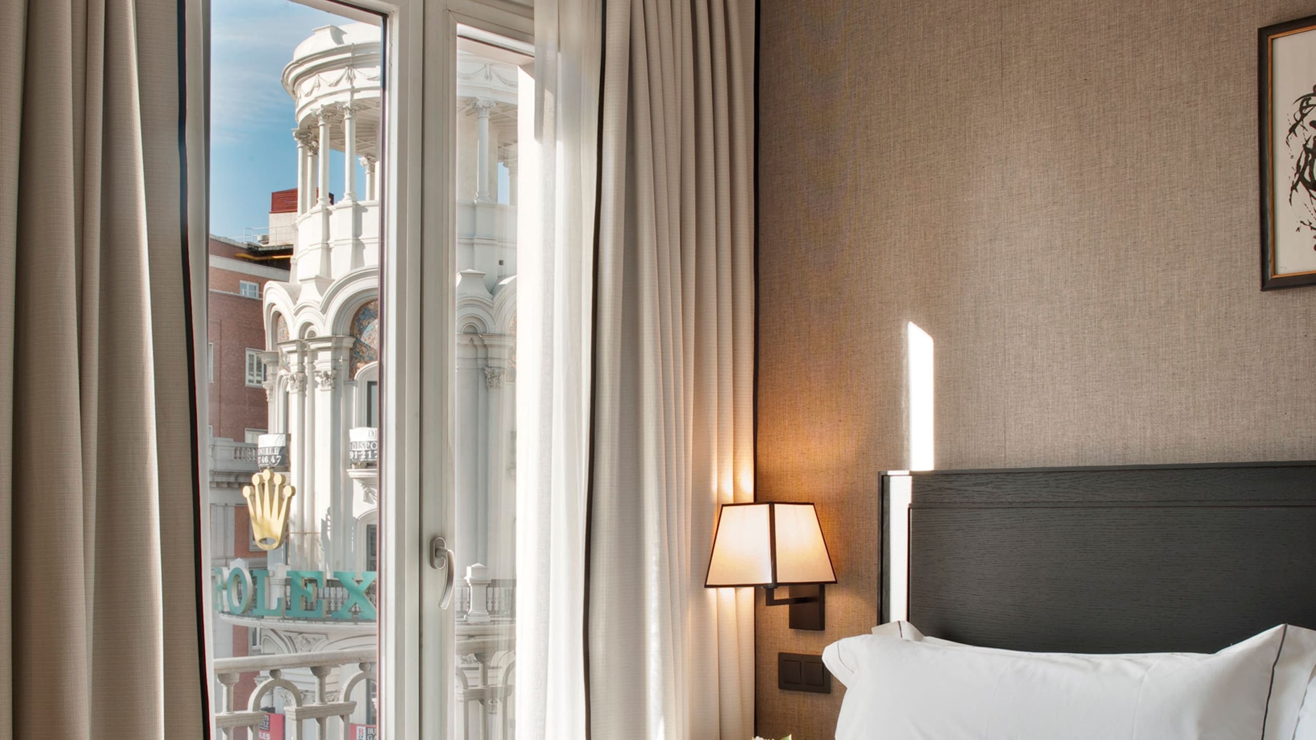 Deluxe City Views - Image 3