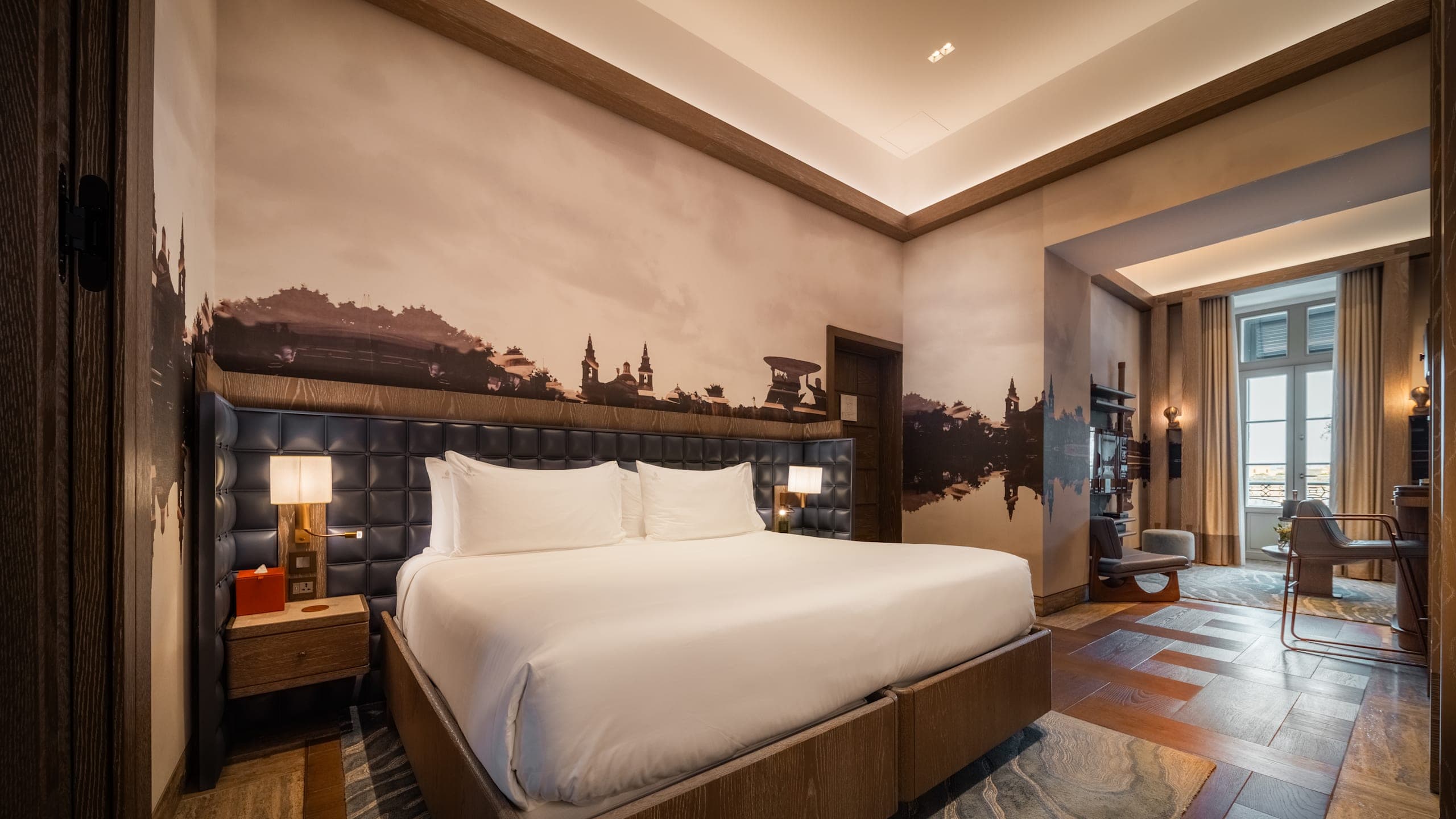 Grand Harbour View Suite - Image 6
