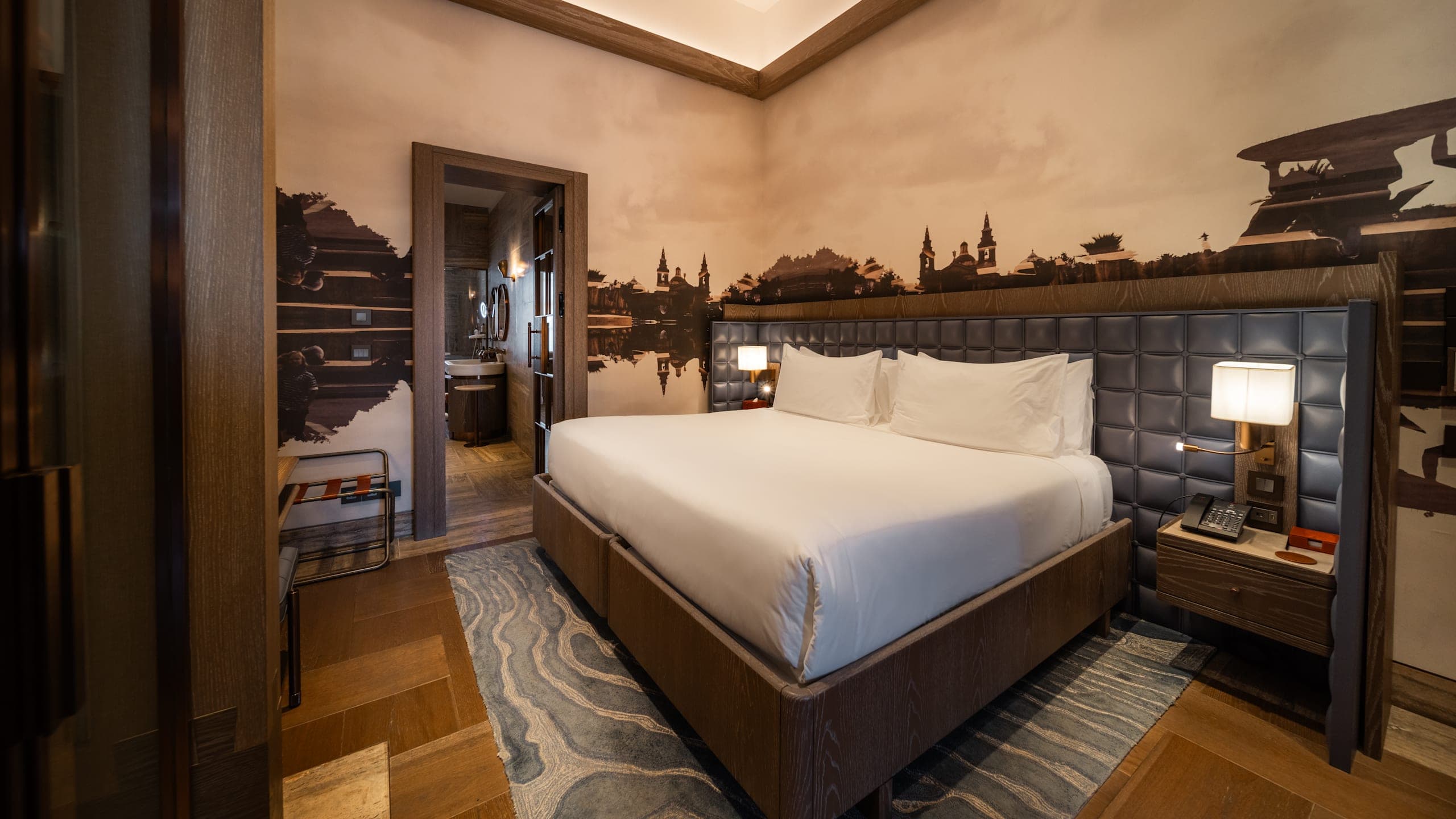 Grand Harbour View Suite - Image 3