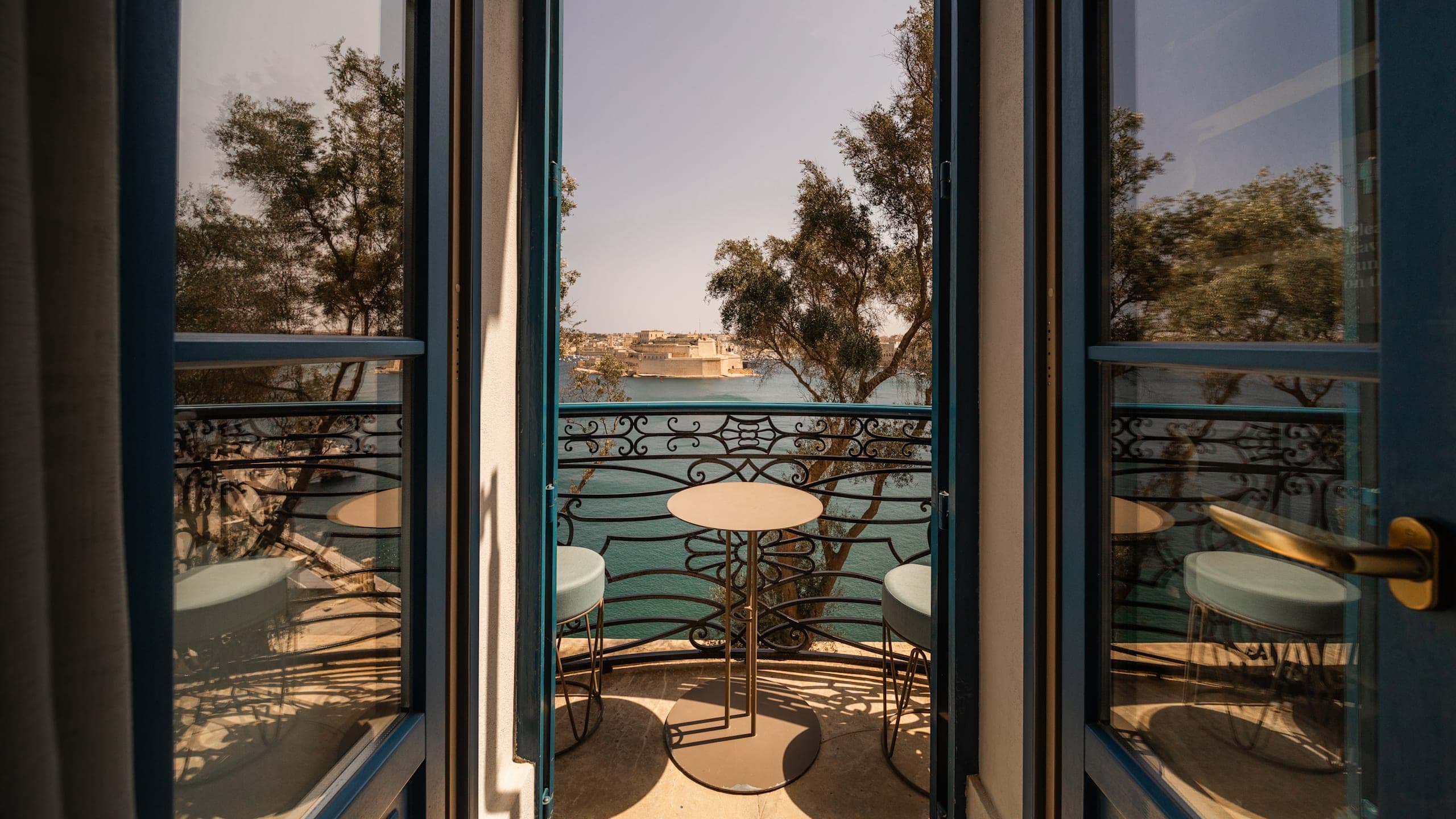 Grand Harbour View Suite - Image 1