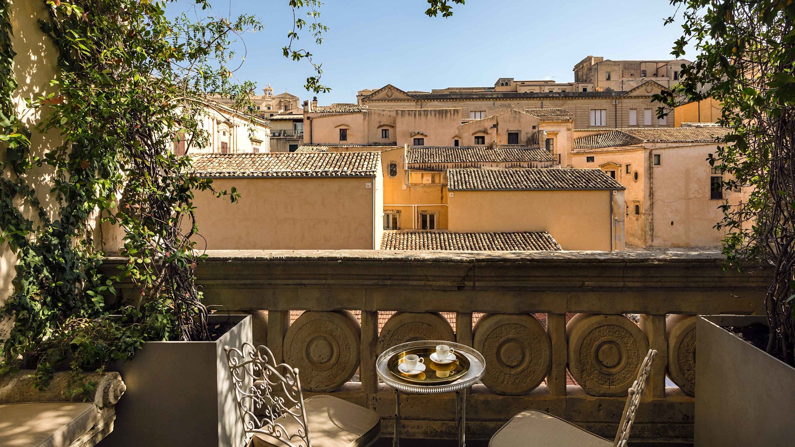 Deluxe with private terrace - Image 5