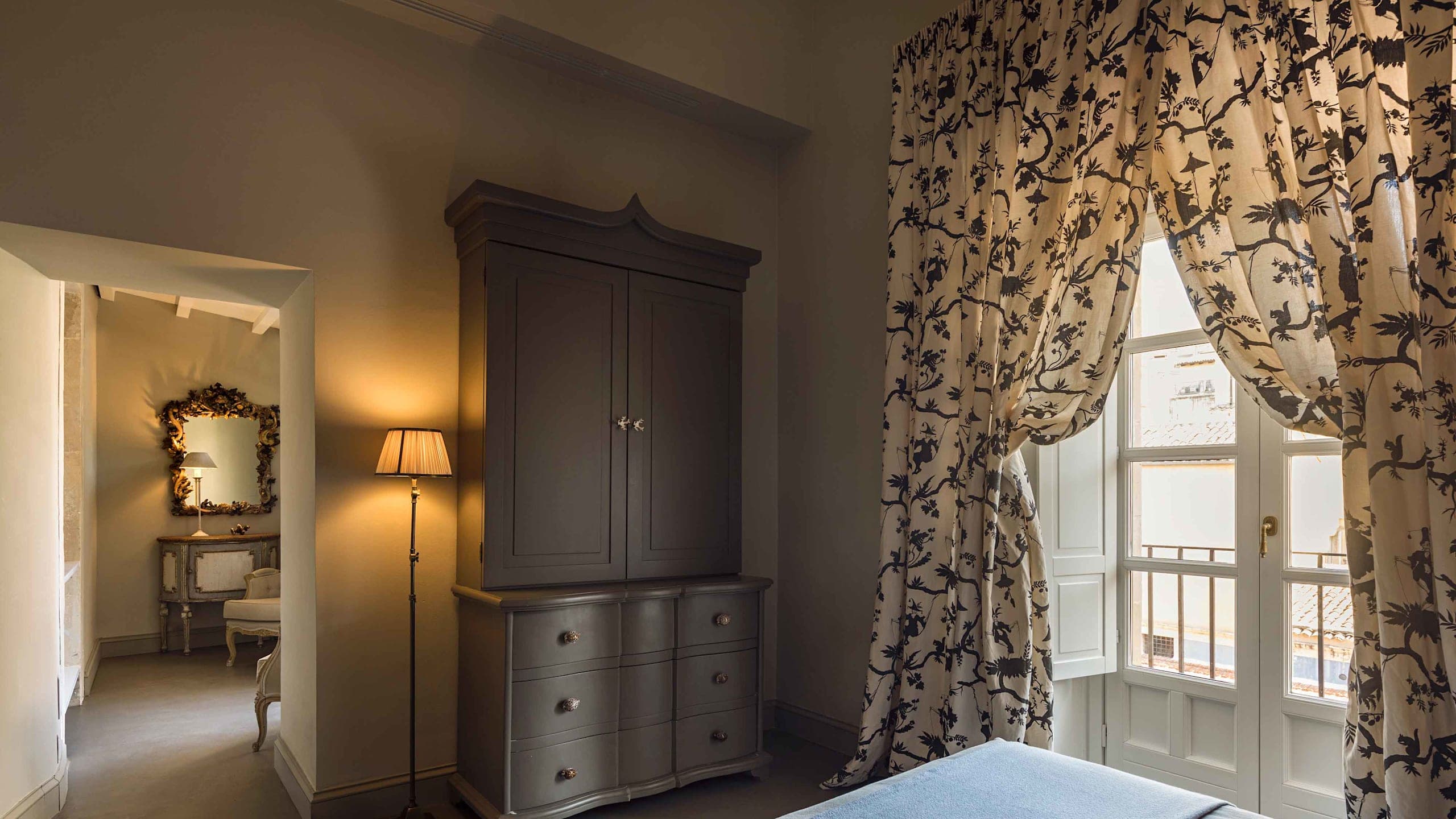 Deluxe with private terrace - Image 2