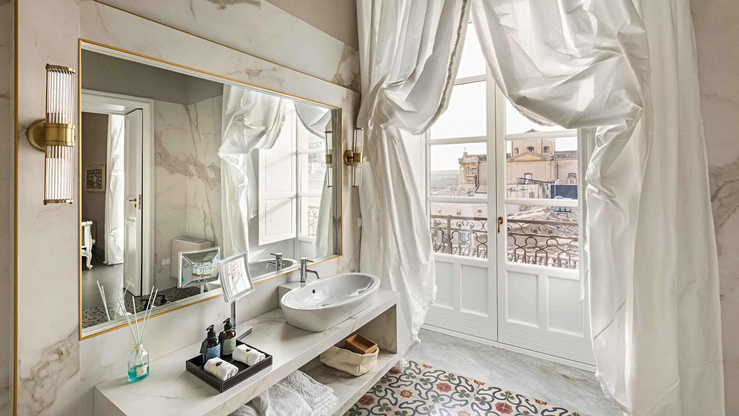 Junior Suite - Image 5