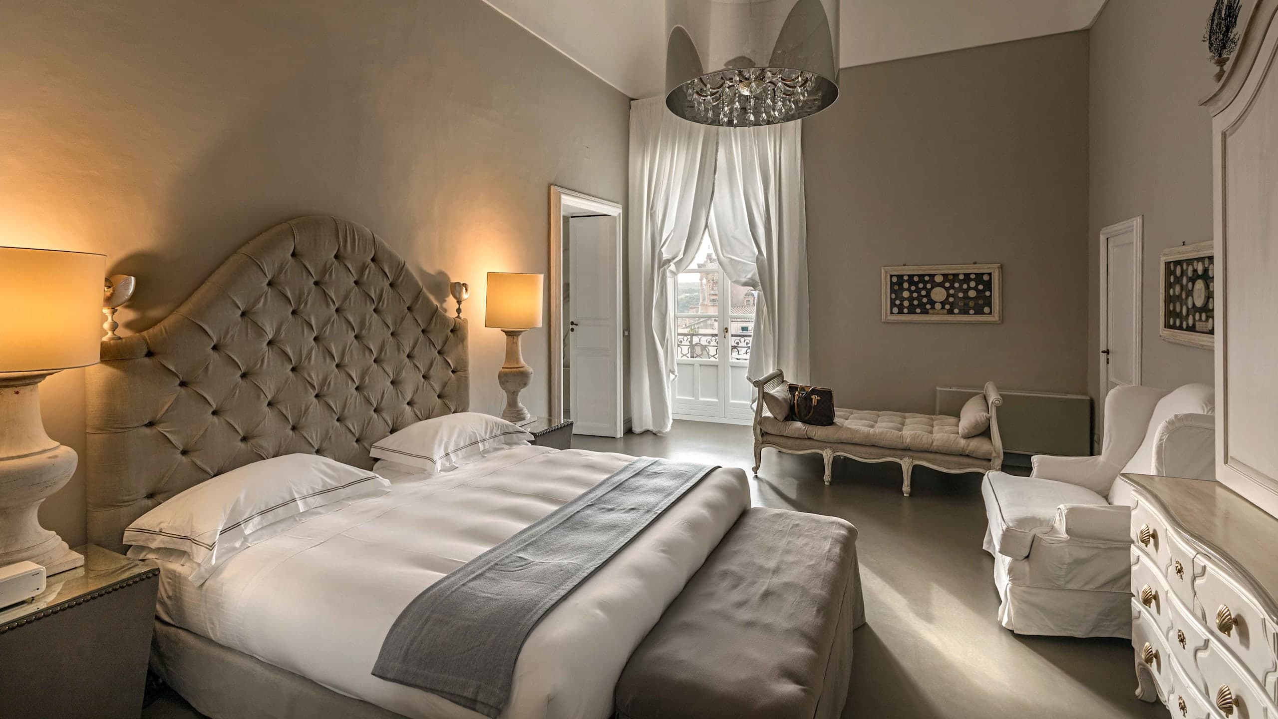 Junior Suite - Image 3