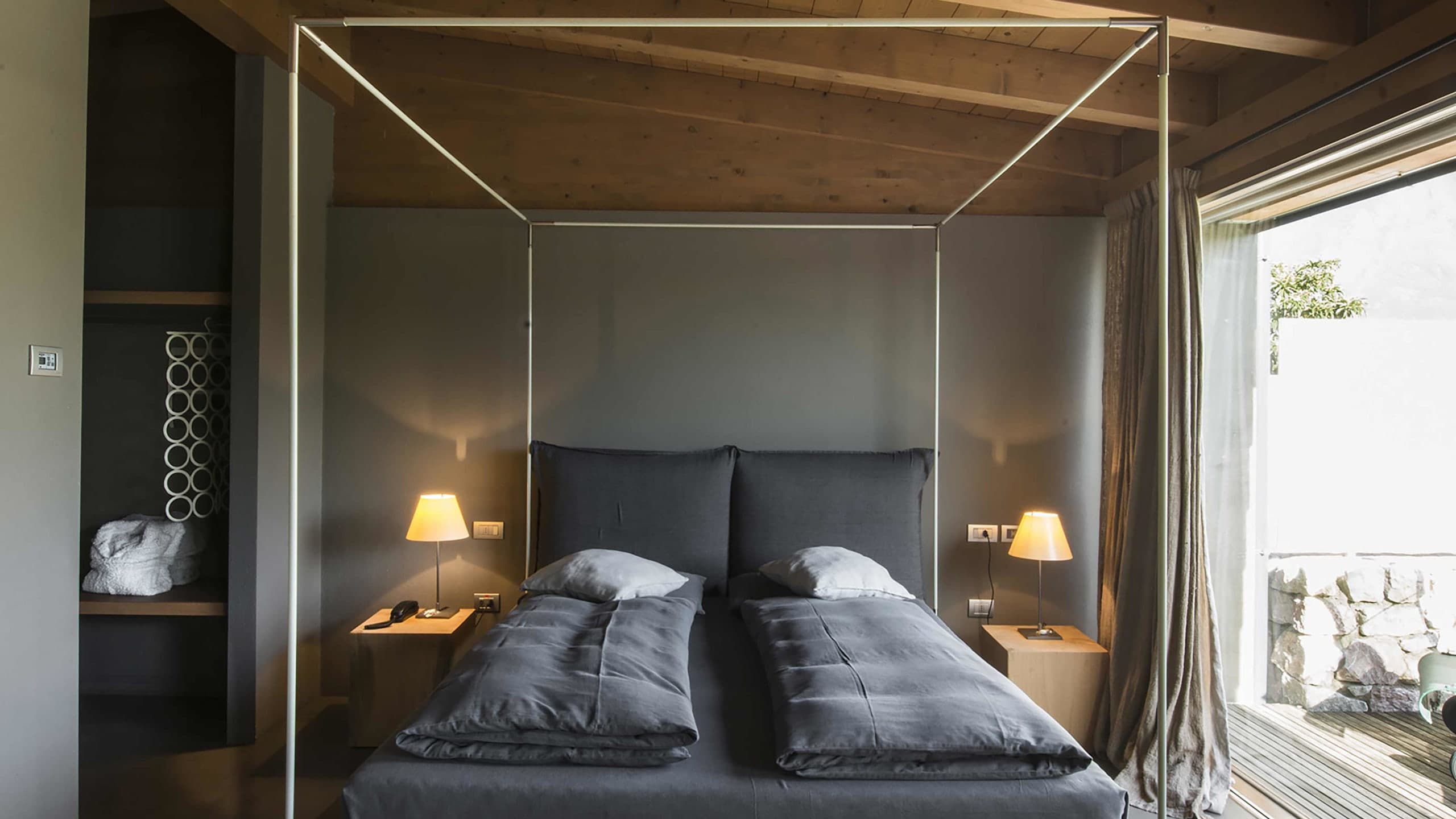 Vivere Suites and Rooms - Image 2